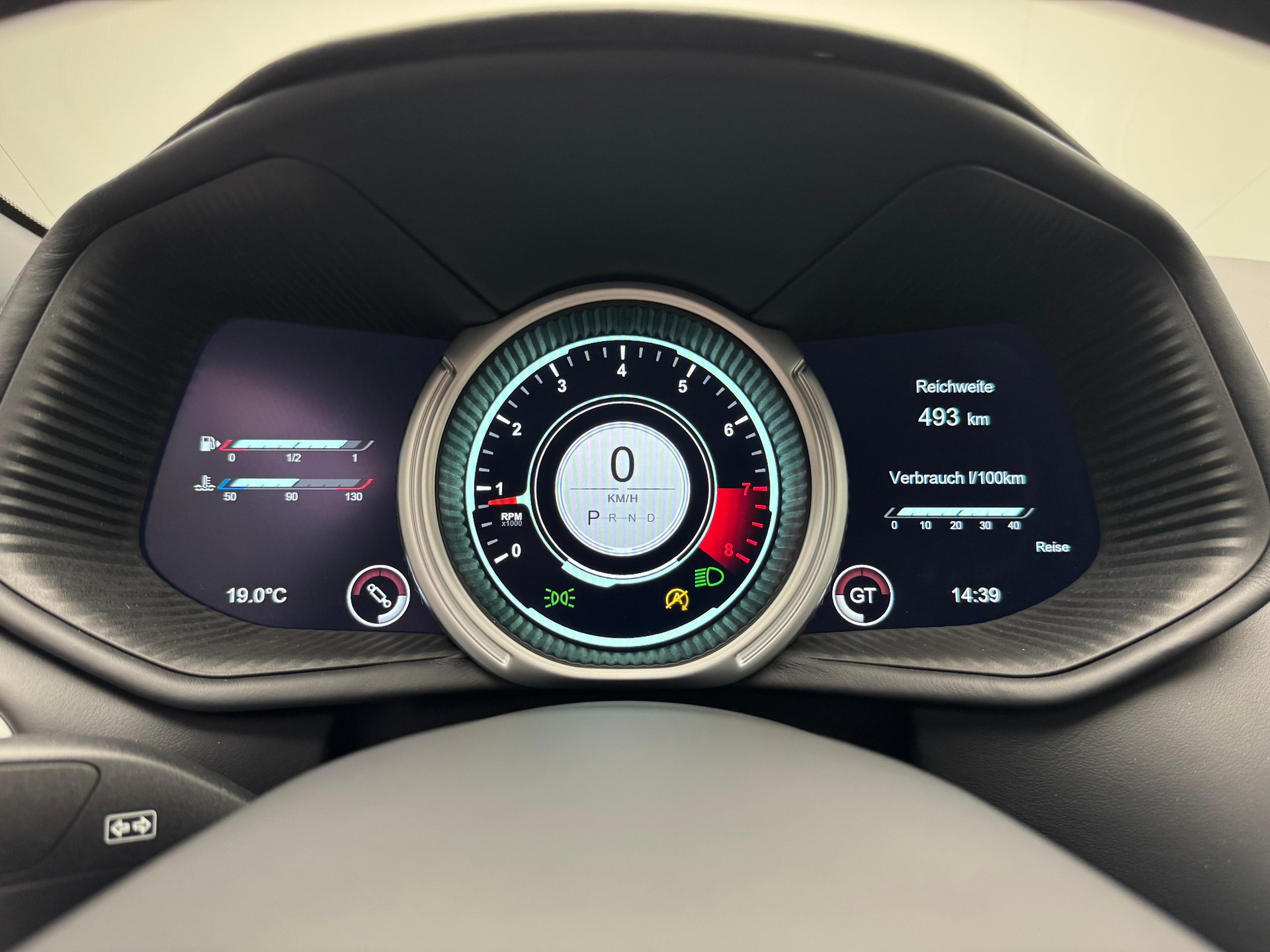 ASTON MARTIN DB11 Coupé 4.0 V8 Bi-Turbo-image-5