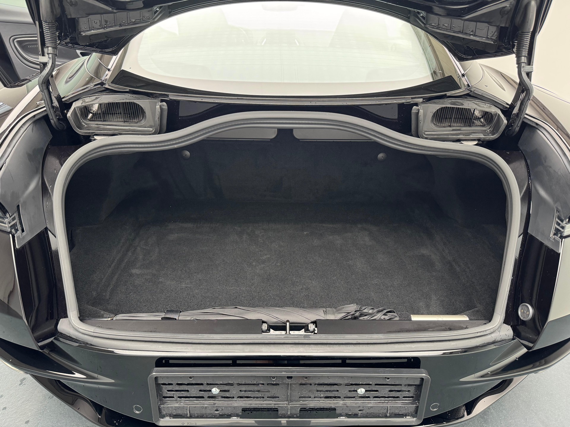 ASTON MARTIN DB11 Coupé 4.0 V8 Bi-Turbo-image-13