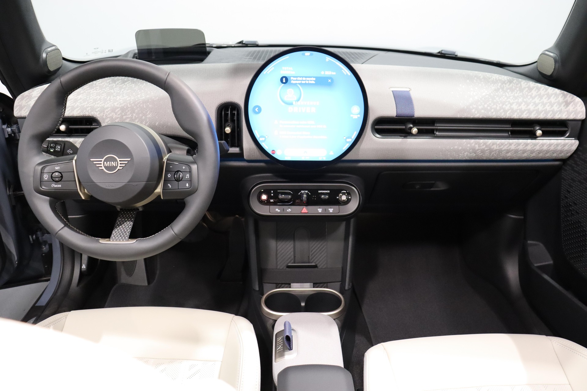 MINI Cabrio F67 2.0i Cooper S-image-11