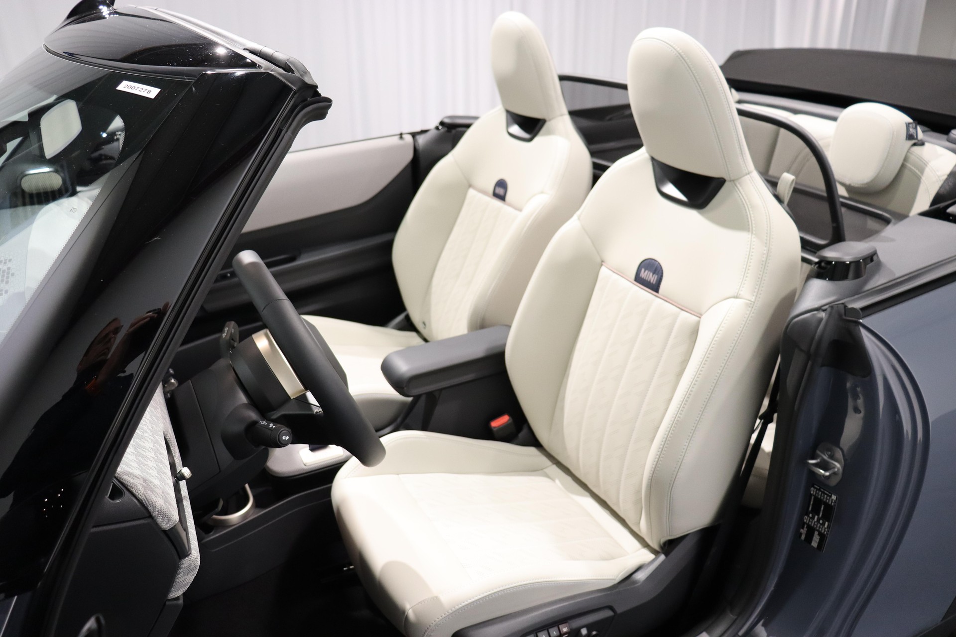 MINI Cabrio F67 2.0i Cooper S-image-8