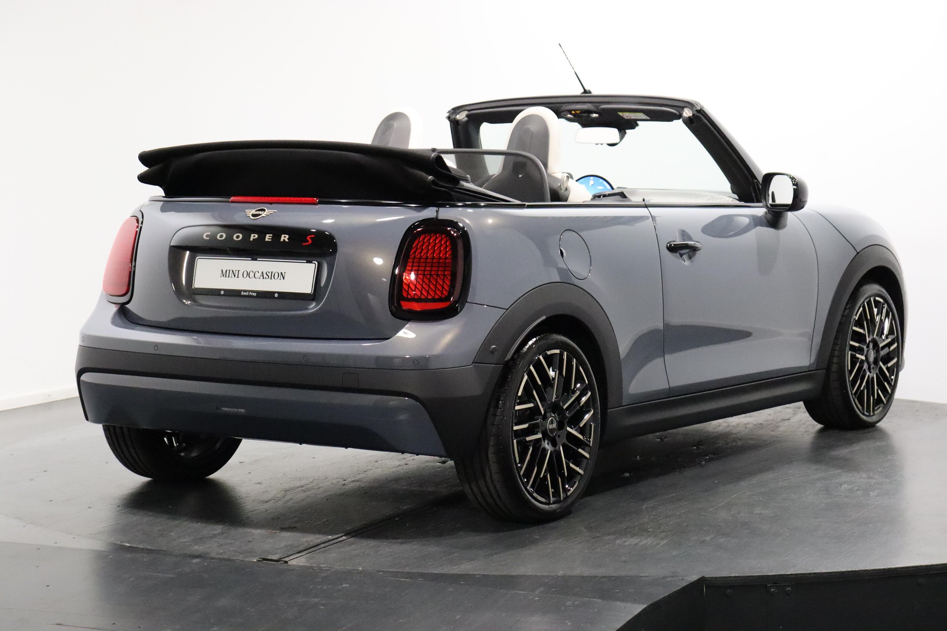 MINI Cabrio F67 2.0i Cooper S-image-3