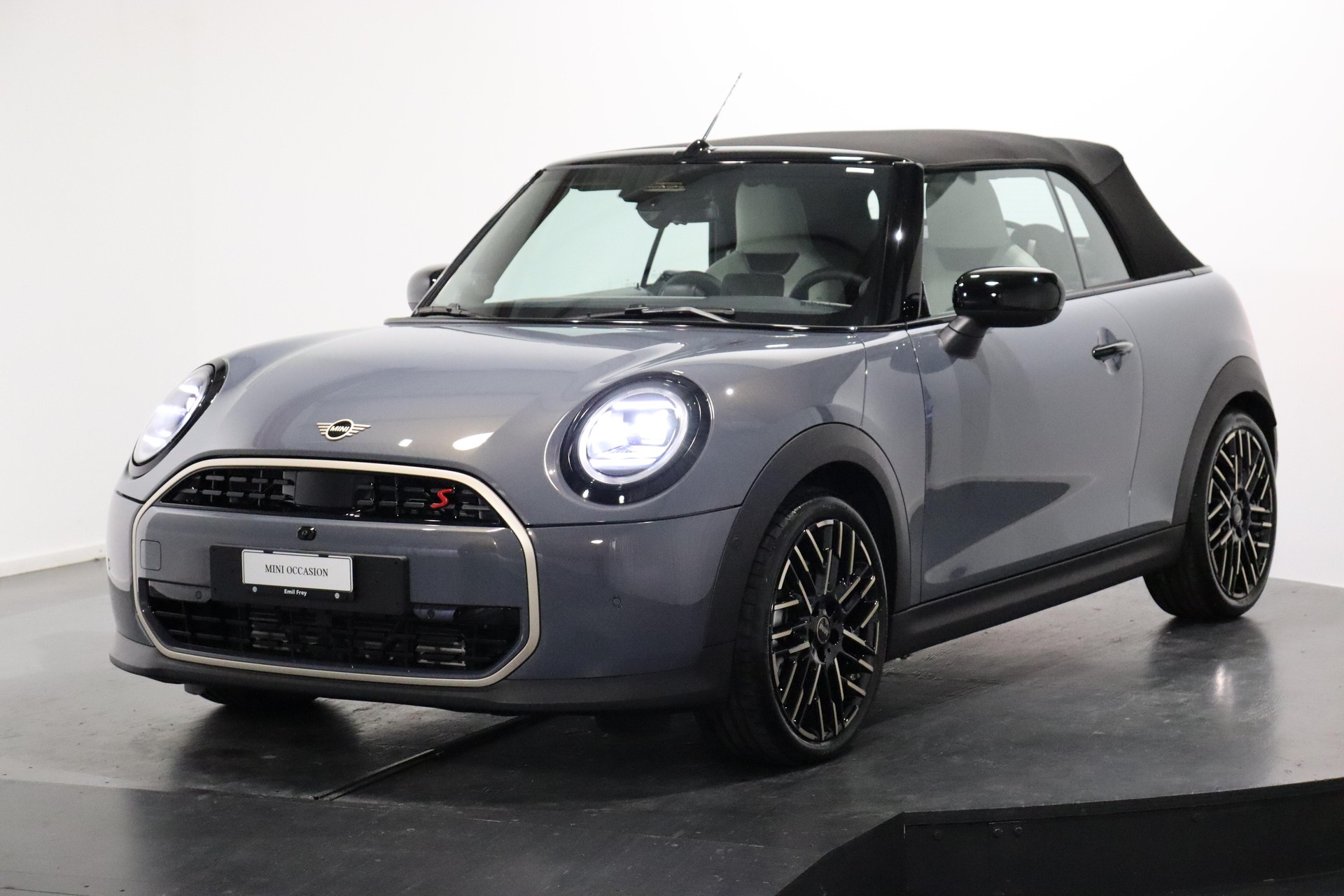 MINI Cabrio F67 2.0i Cooper S-image-0