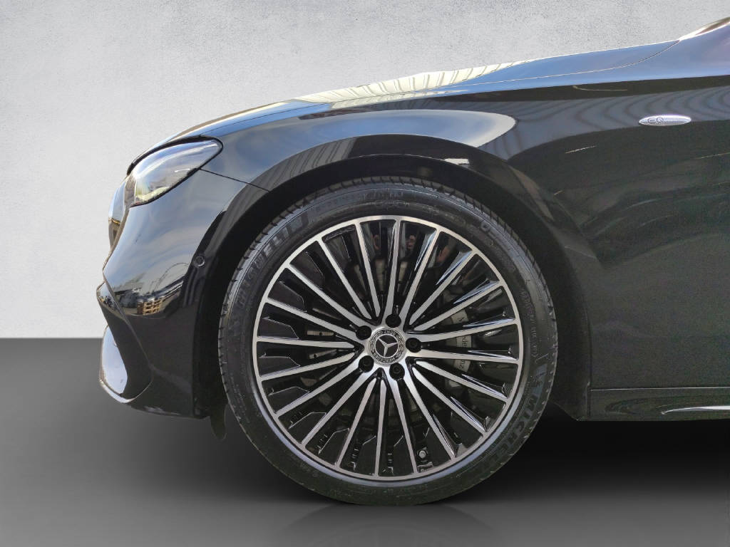 MERCEDES-BENZ E 300 de AMG Line 4Matic T-Modell-image-6