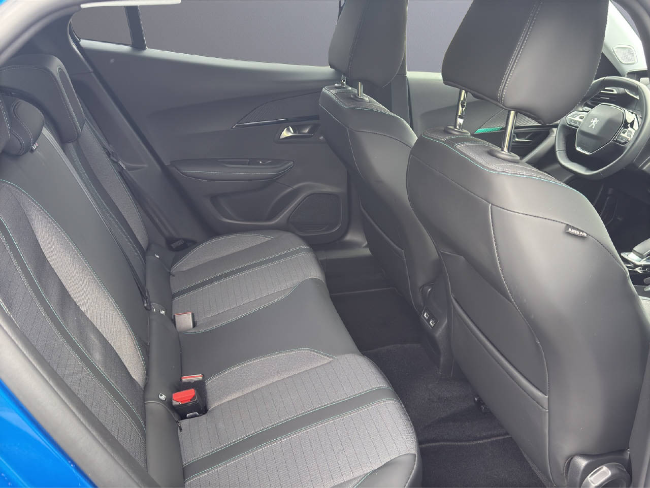 PEUGEOT 2008 e-Allure Pack-image-9
