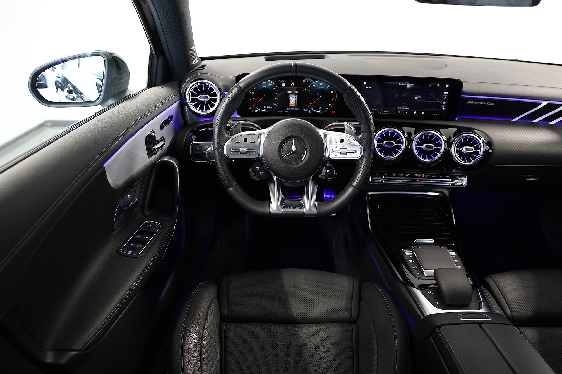 MERCEDES-BENZ A 45 S AMG 4Matic+ Speedshift-image-8