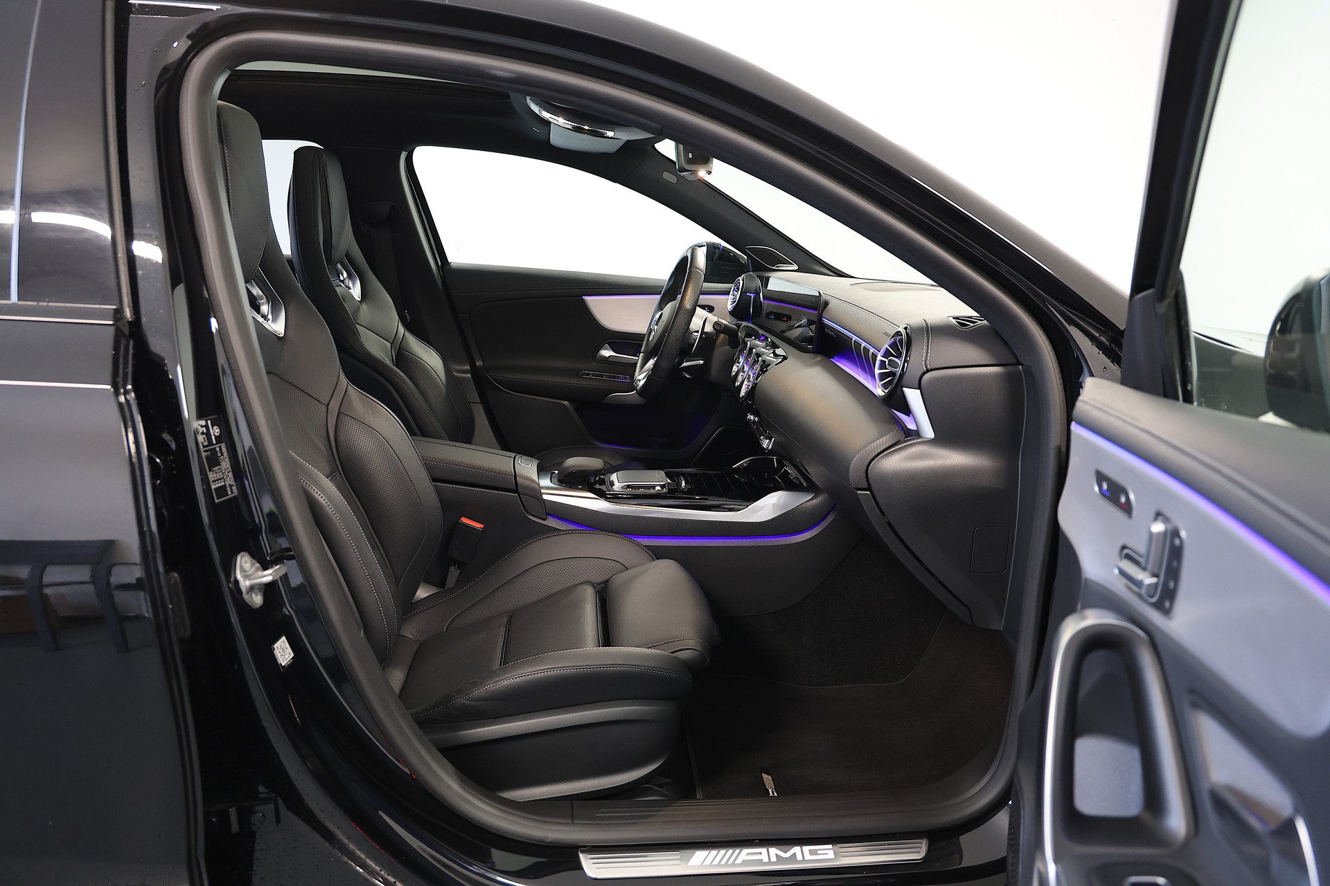 MERCEDES-BENZ A 45 S AMG 4Matic+ Speedshift-image-11