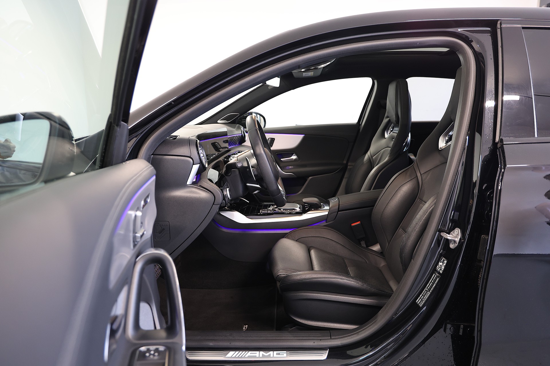MERCEDES-BENZ A 45 S AMG 4Matic+ Speedshift-image-5
