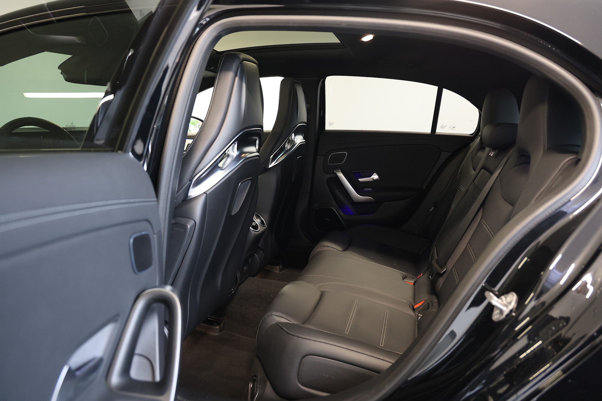 MERCEDES-BENZ A 45 S AMG 4Matic+ Speedshift-image-14