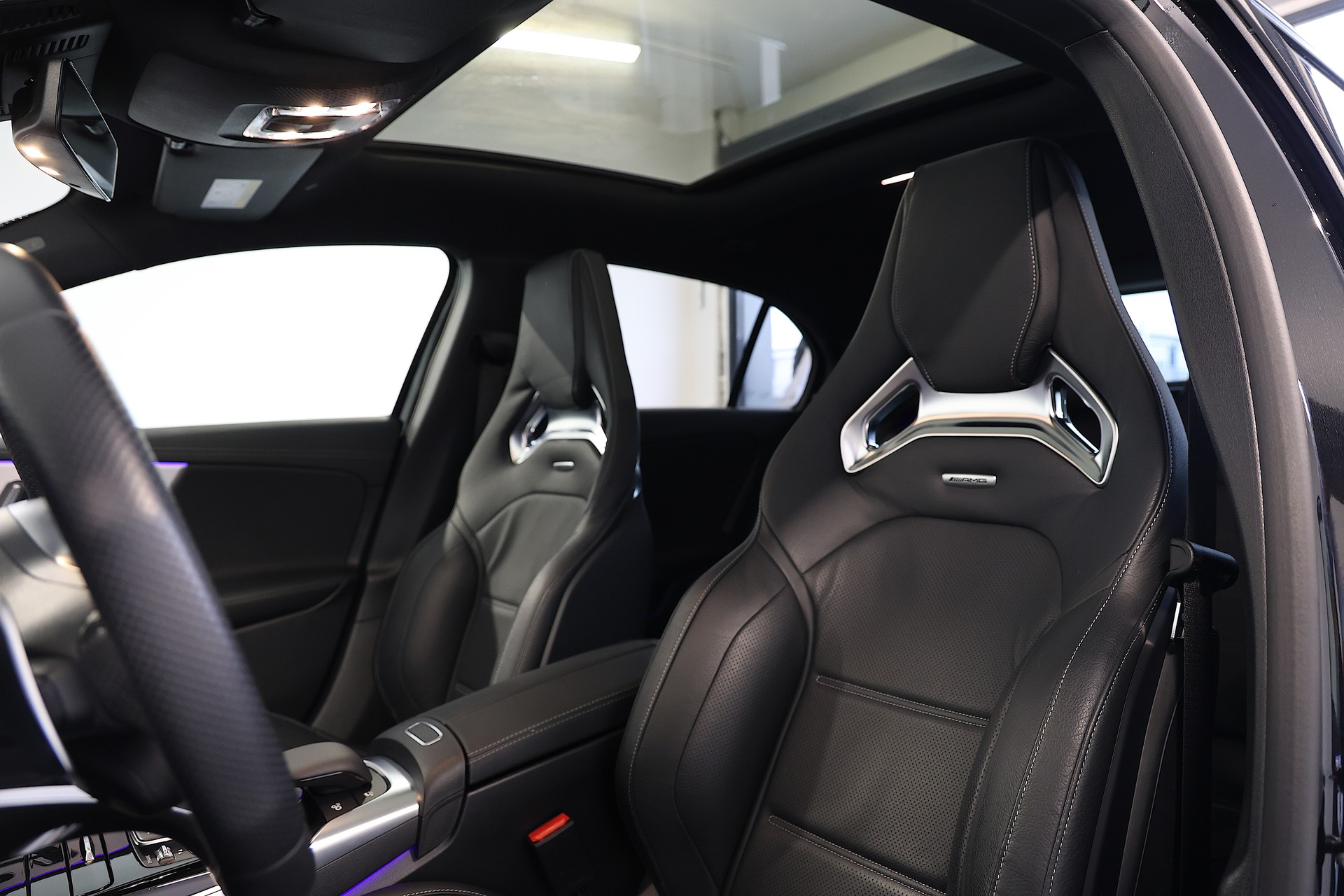 MERCEDES-BENZ A 45 S AMG 4Matic+ Speedshift-image-6