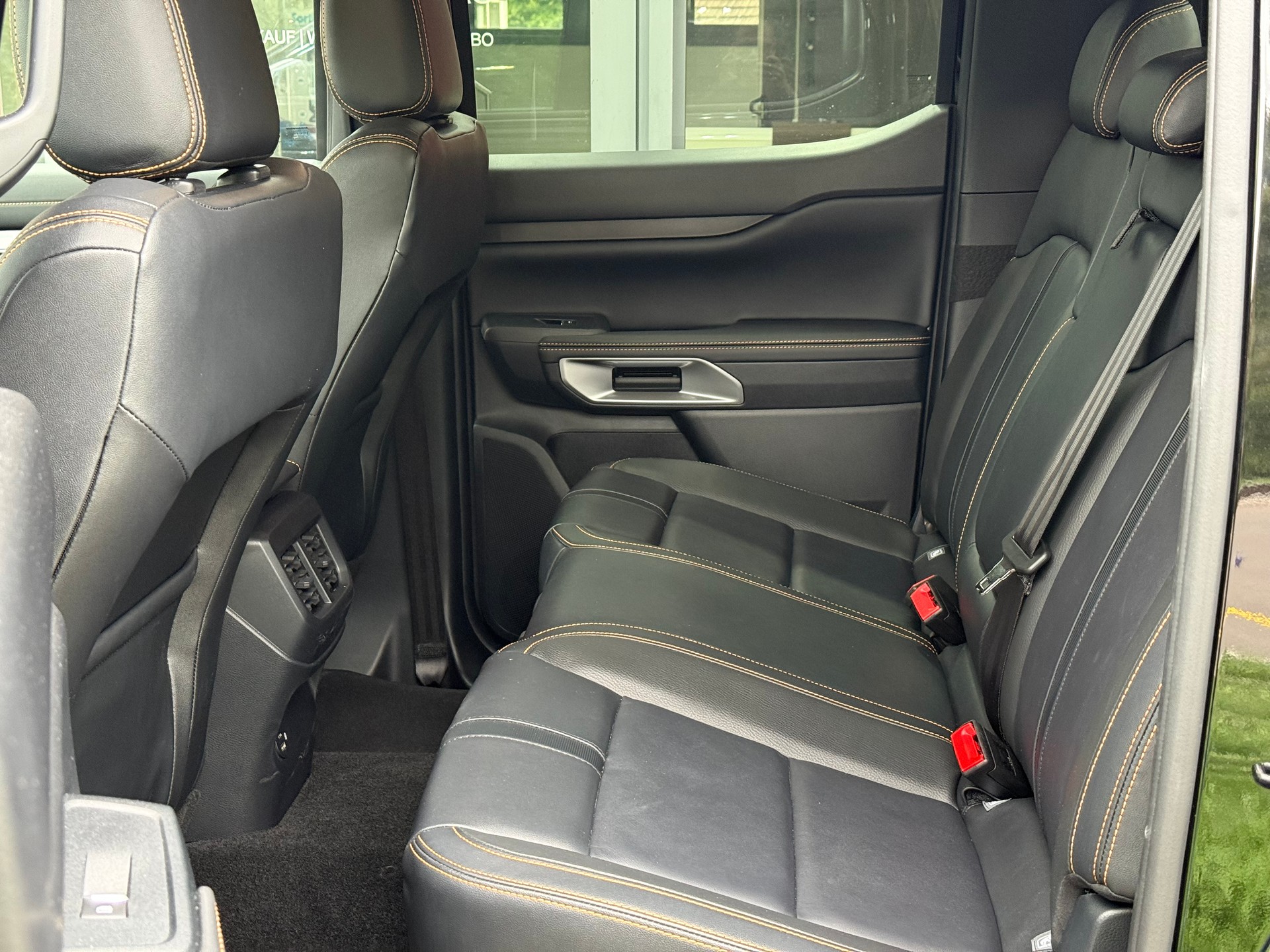 FORD Ranger Wildtrak 2.0 Eco Blue e-4WD Automat LEASING AB 734.67 CHF / MONAT-image-8