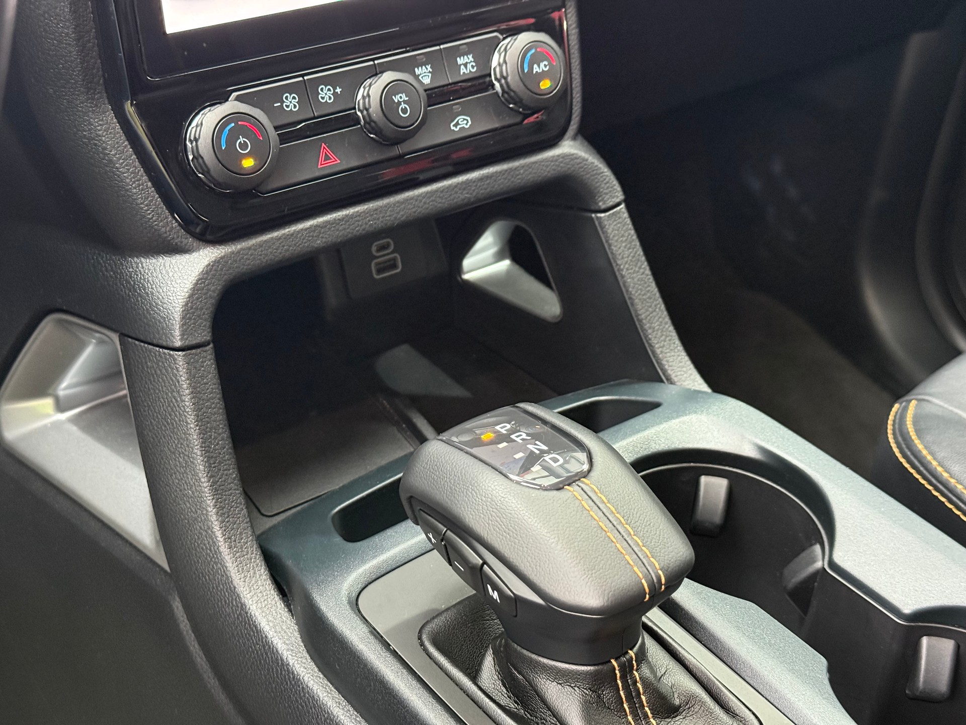 FORD Ranger Wildtrak 2.0 Eco Blue e-4WD Automat LEASING AB 734.67 CHF / MONAT-image-10