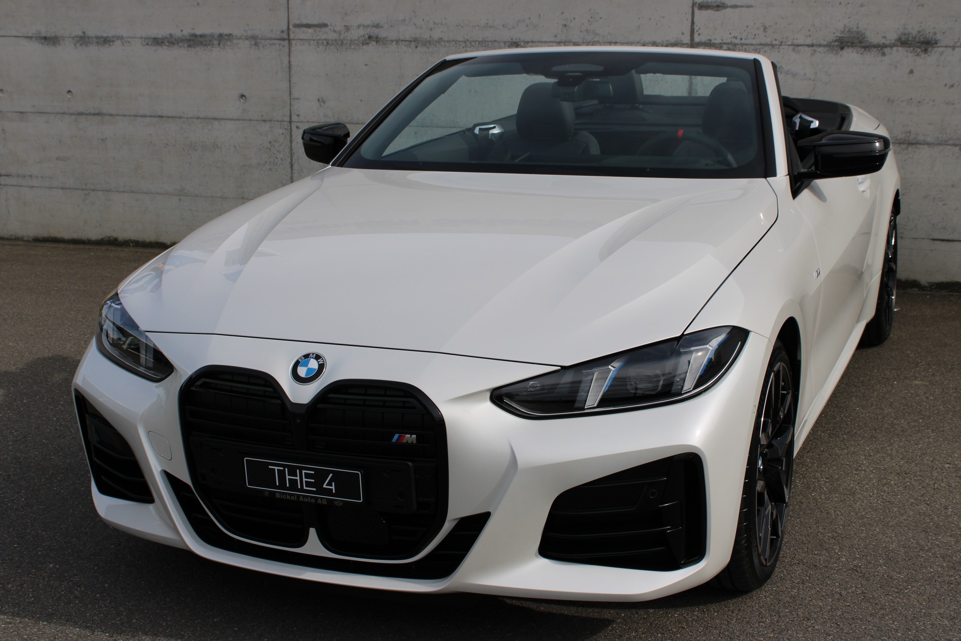 BMW M440i xDrive 48V Cabrio-image-6