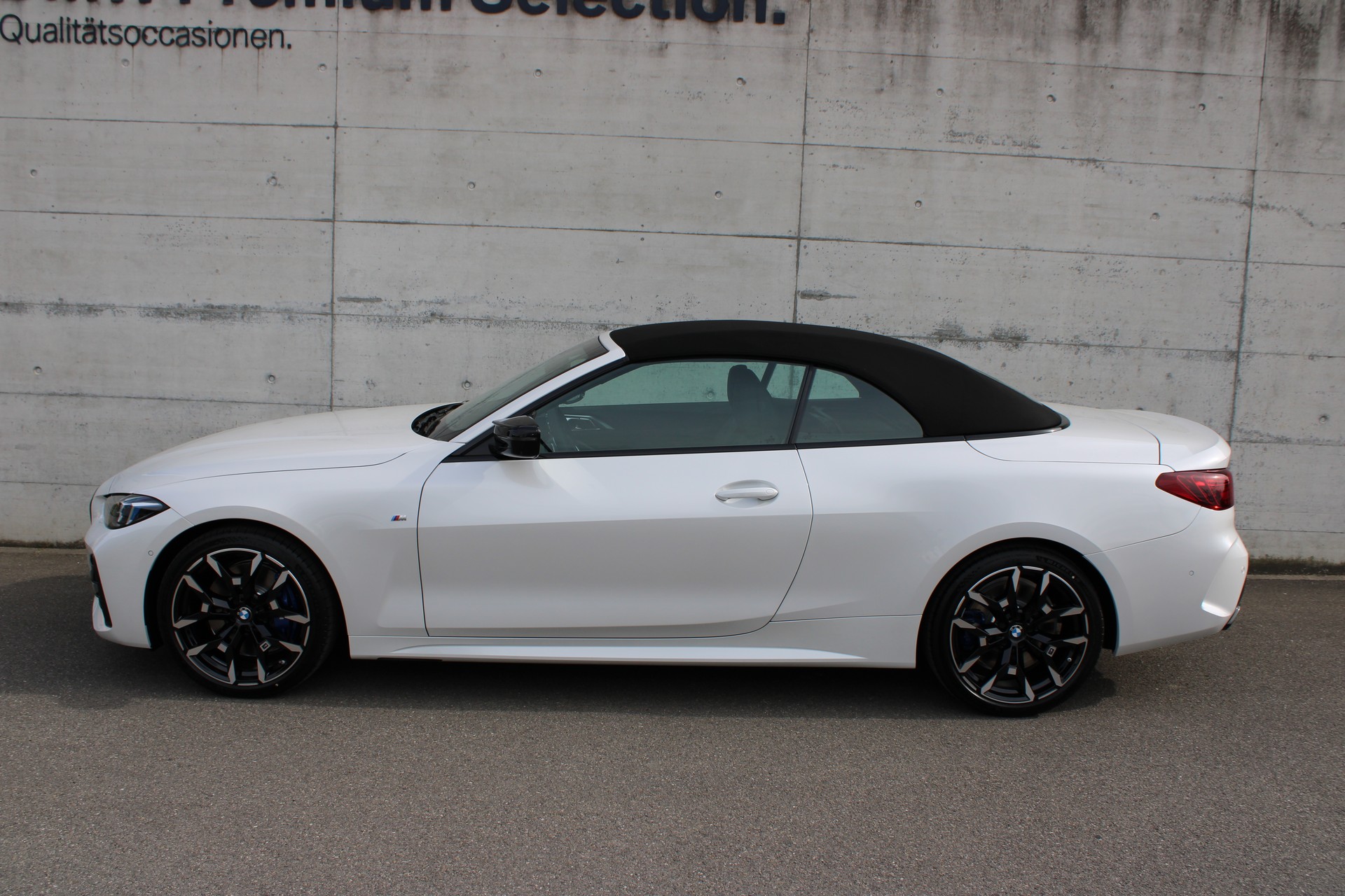 BMW M440i xDrive 48V Cabrio-showroom-element-3