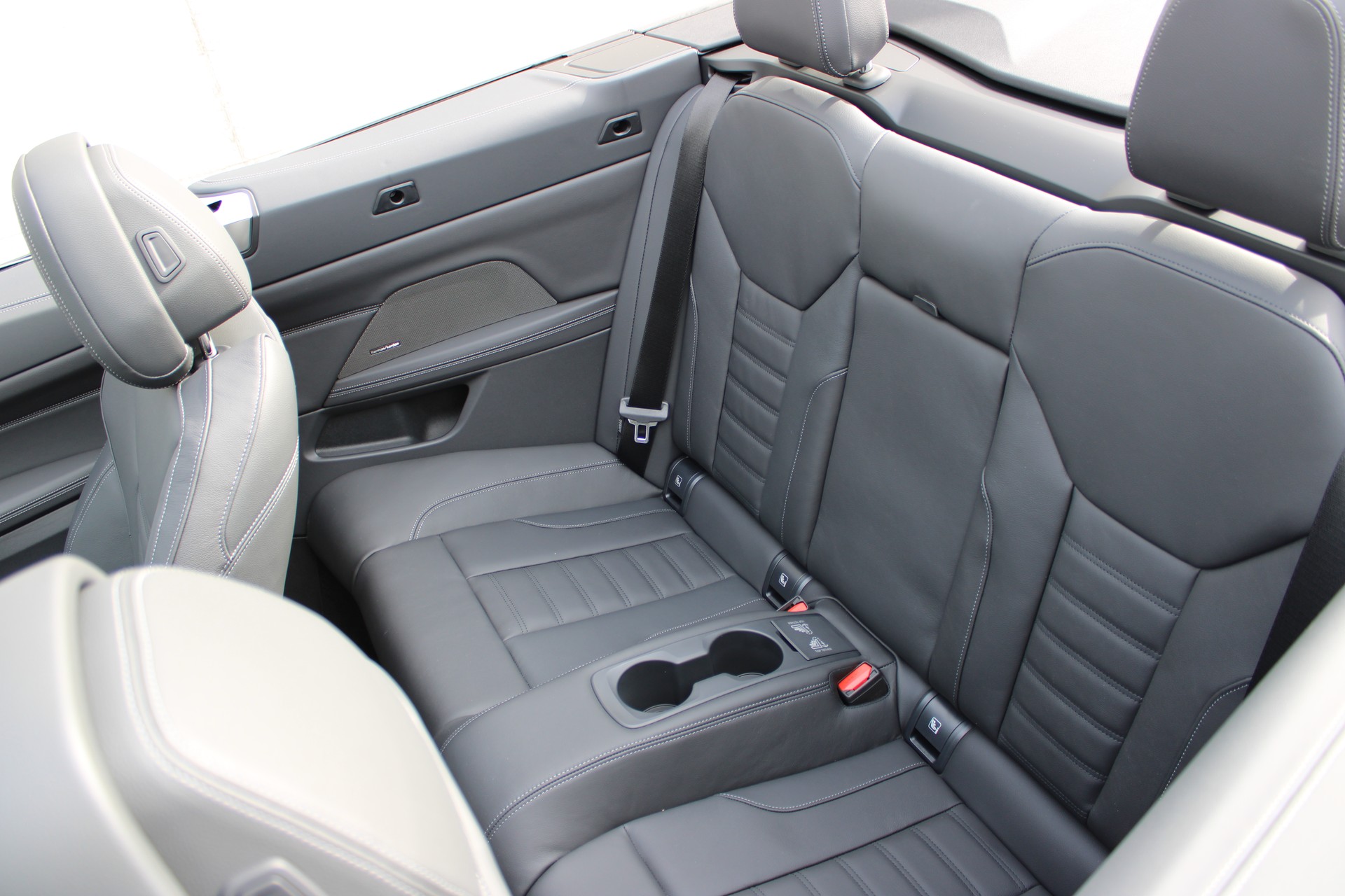 BMW M440i xDrive 48V Cabrio-image-14