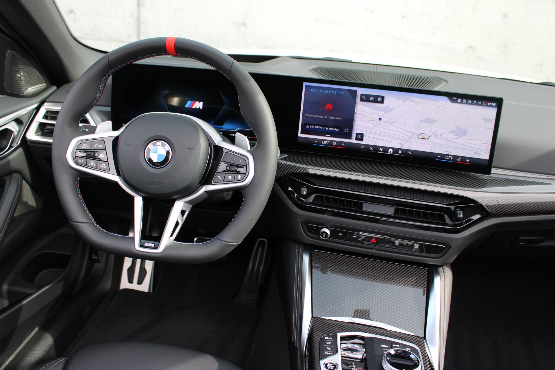 BMW M440i xDrive 48V Cabrio-image-15