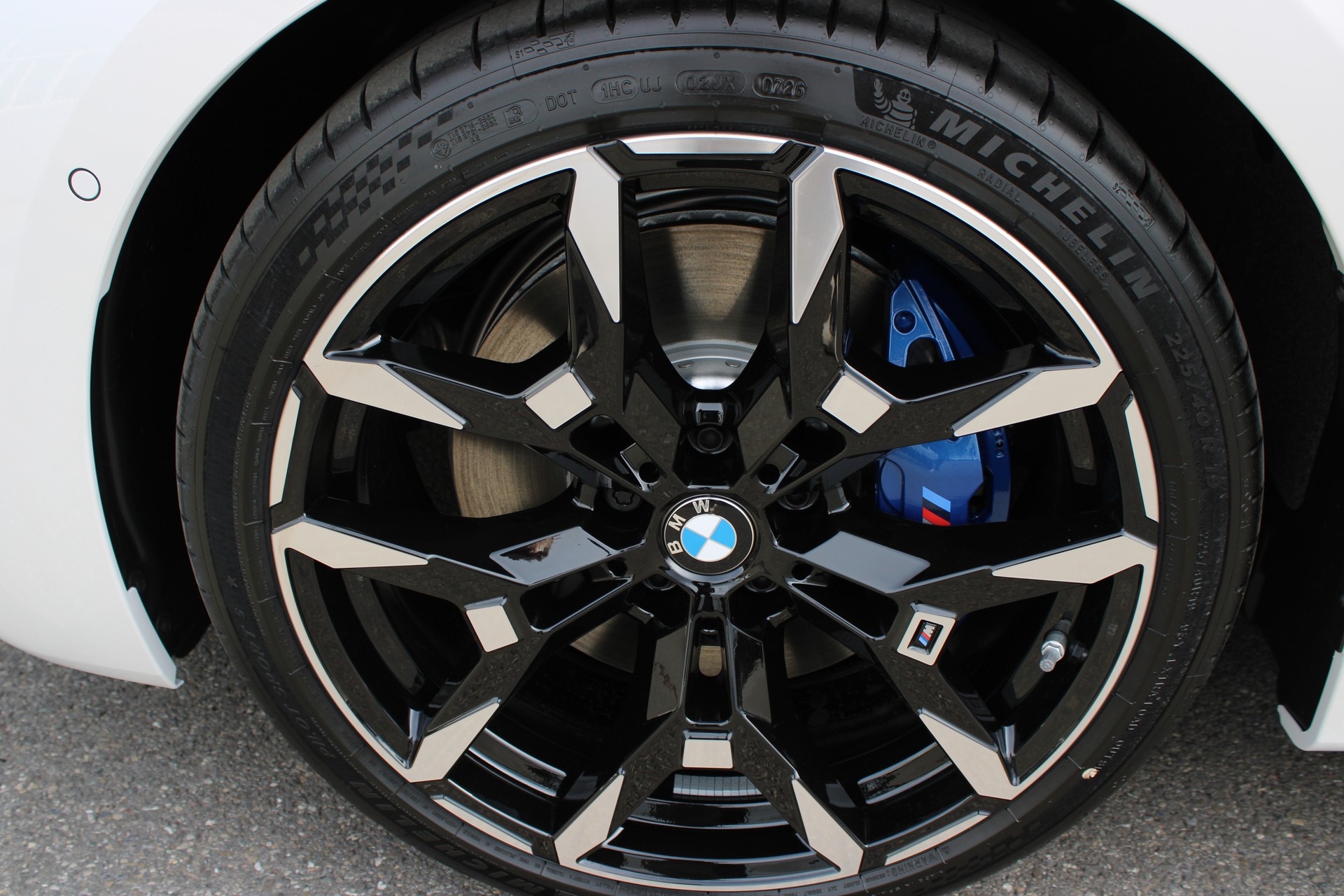 BMW M440i xDrive 48V Cabrio-image-10