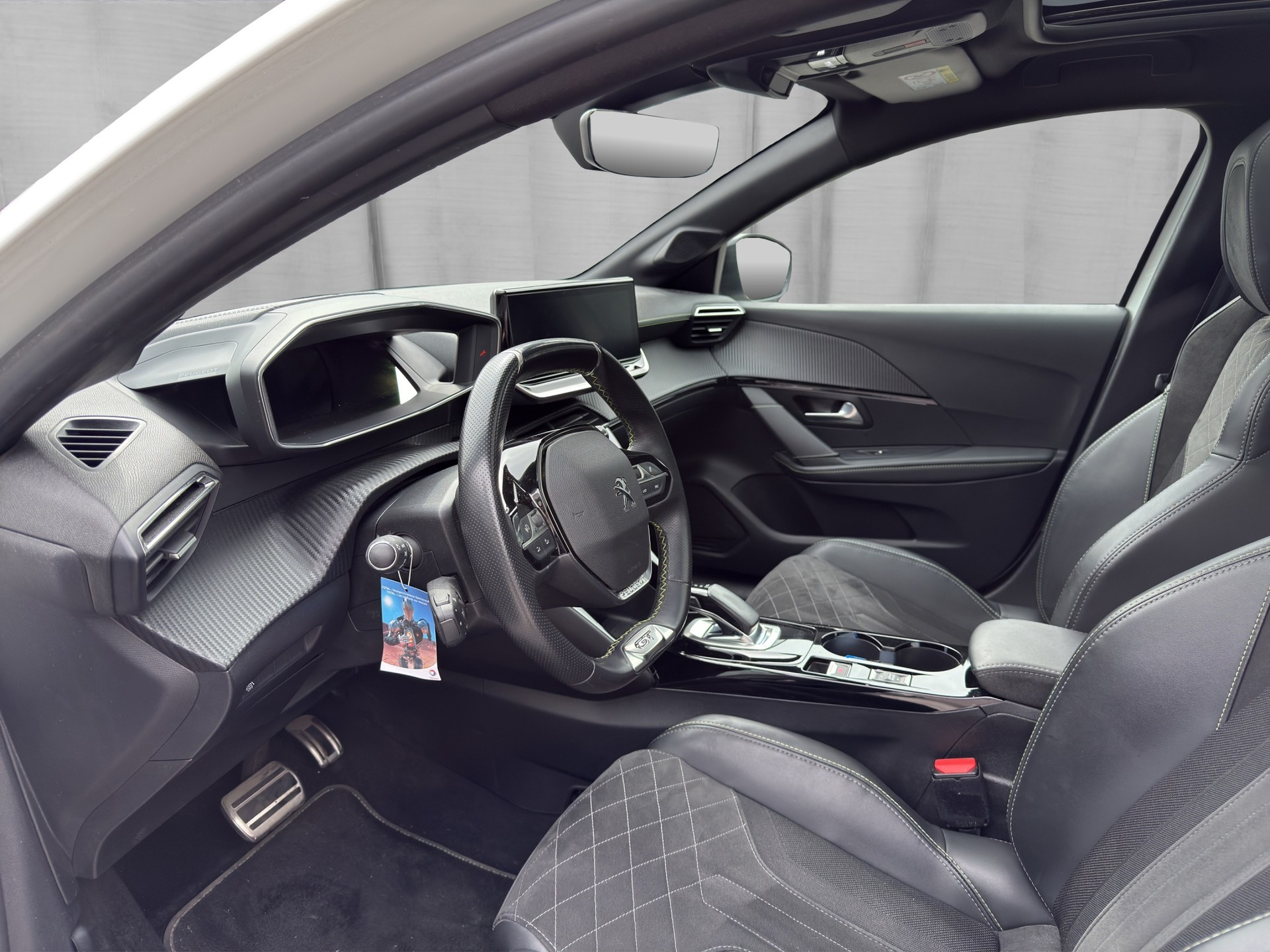 PEUGEOT 208 Elektrik GT Pack-image-8