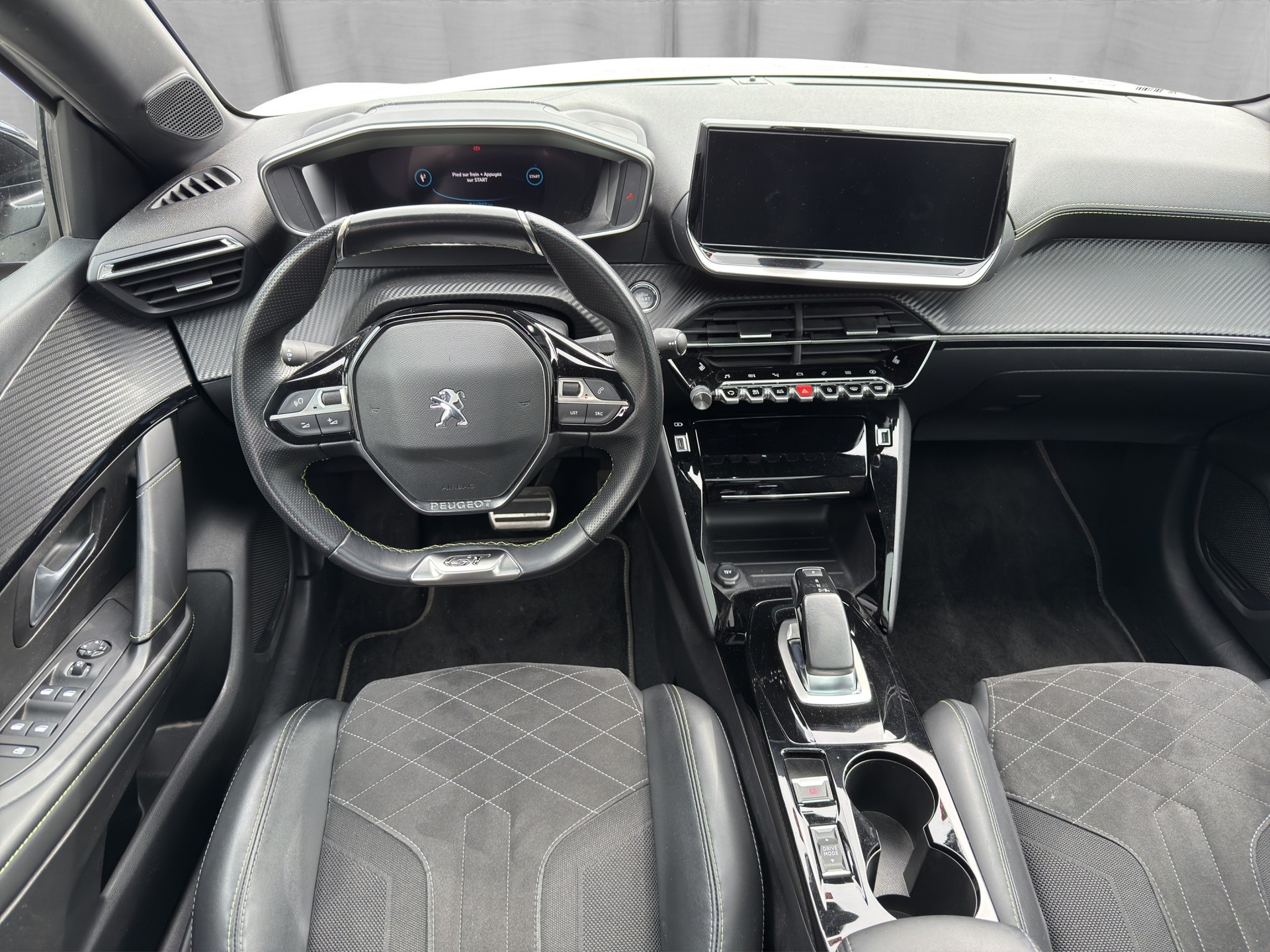 PEUGEOT 208 Elektrik GT Pack-image-9