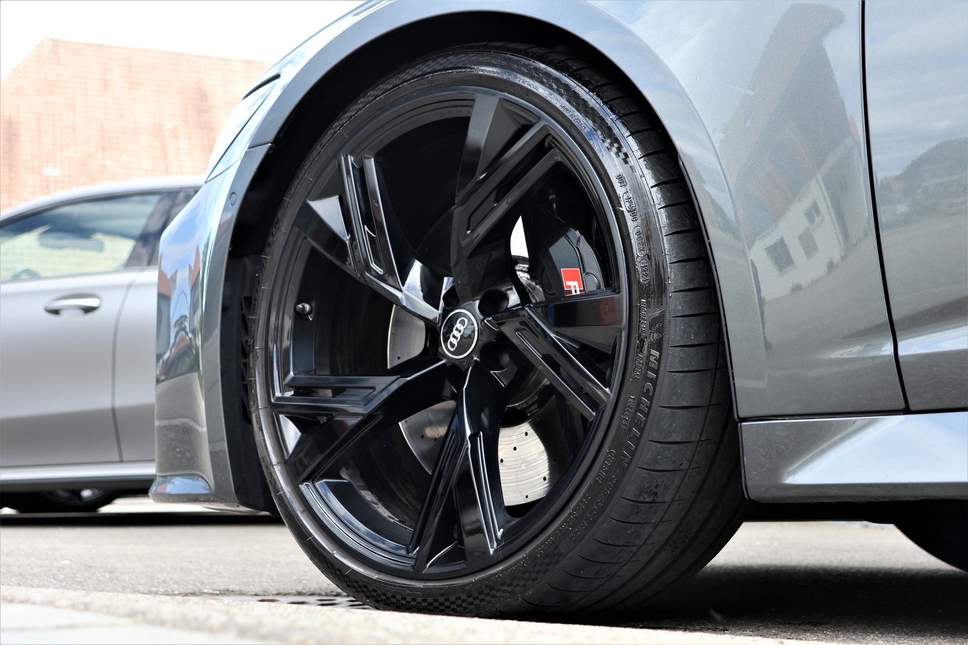 AUDI RS6 Avant 4.0 TFSI V8 quattro (CH)-image-7