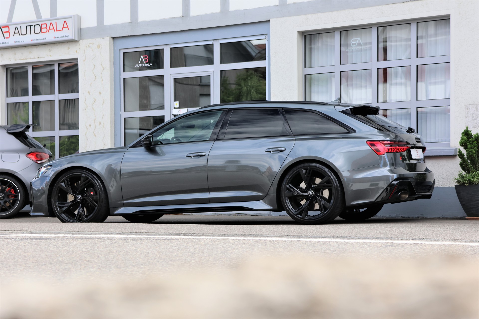AUDI RS6 Avant 4.0 TFSI V8 quattro (CH)-image-3