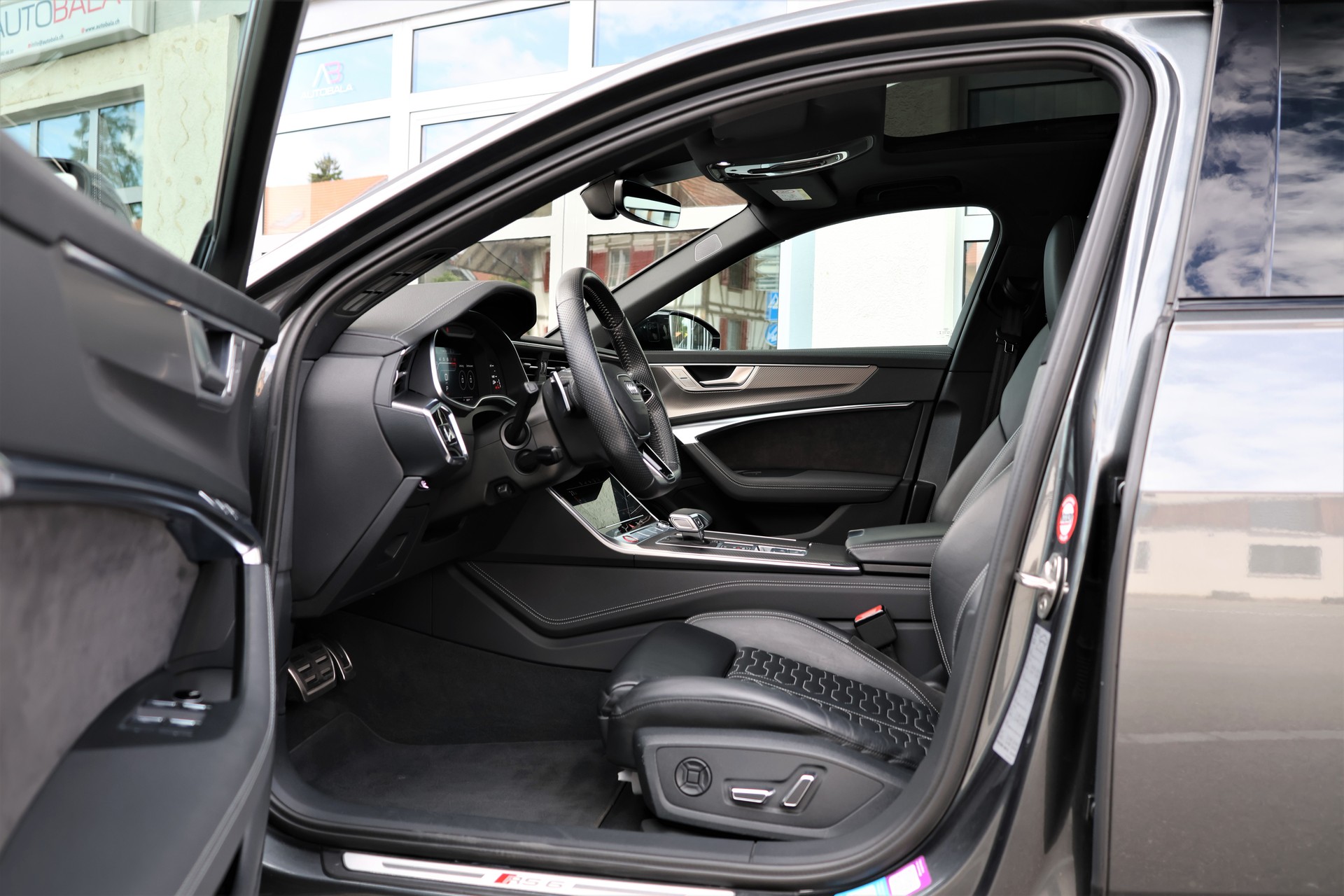 AUDI RS6 Avant 4.0 TFSI V8 quattro (CH)-image-10