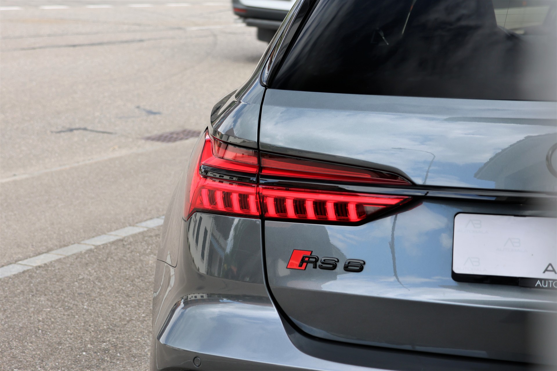 AUDI RS6 Avant 4.0 TFSI V8 quattro (CH)-image-5
