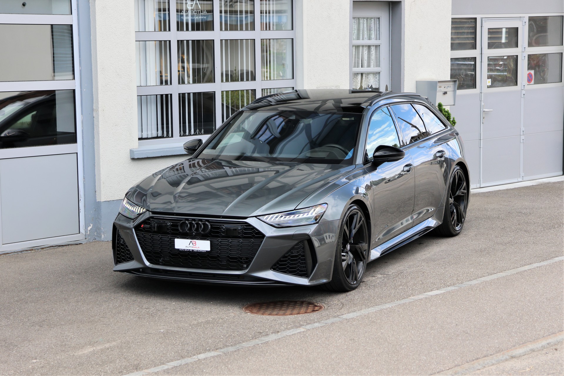 AUDI RS6 Avant 4.0 TFSI V8 quattro (CH)-image-0