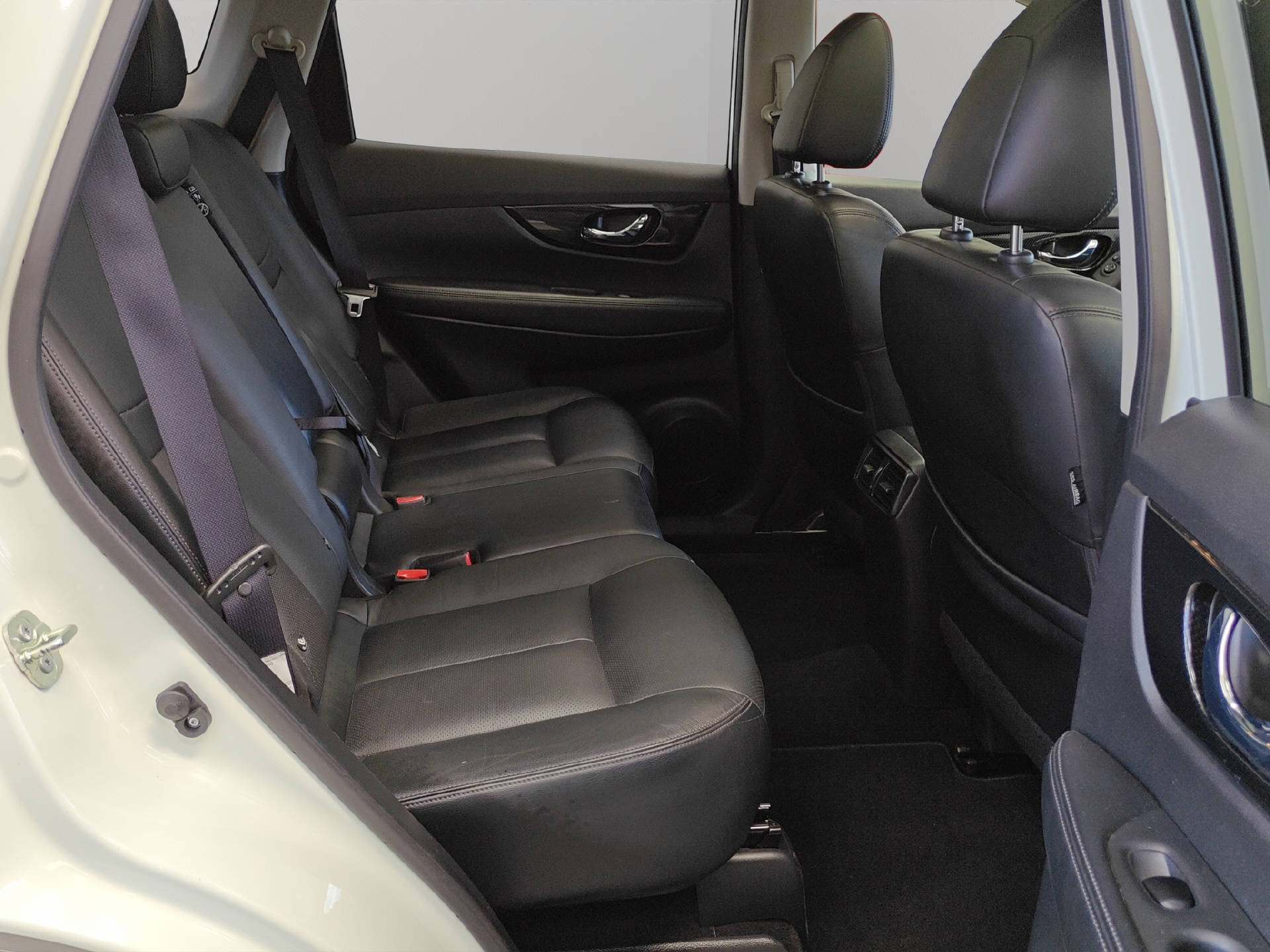 NISSAN X-Trail 2.0 dCi Tekna-image-10