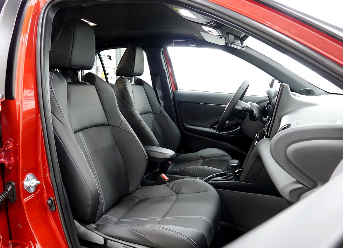 TOYOTA Yaris Cross 1.5 Premium 2WD e-CVT-image-3