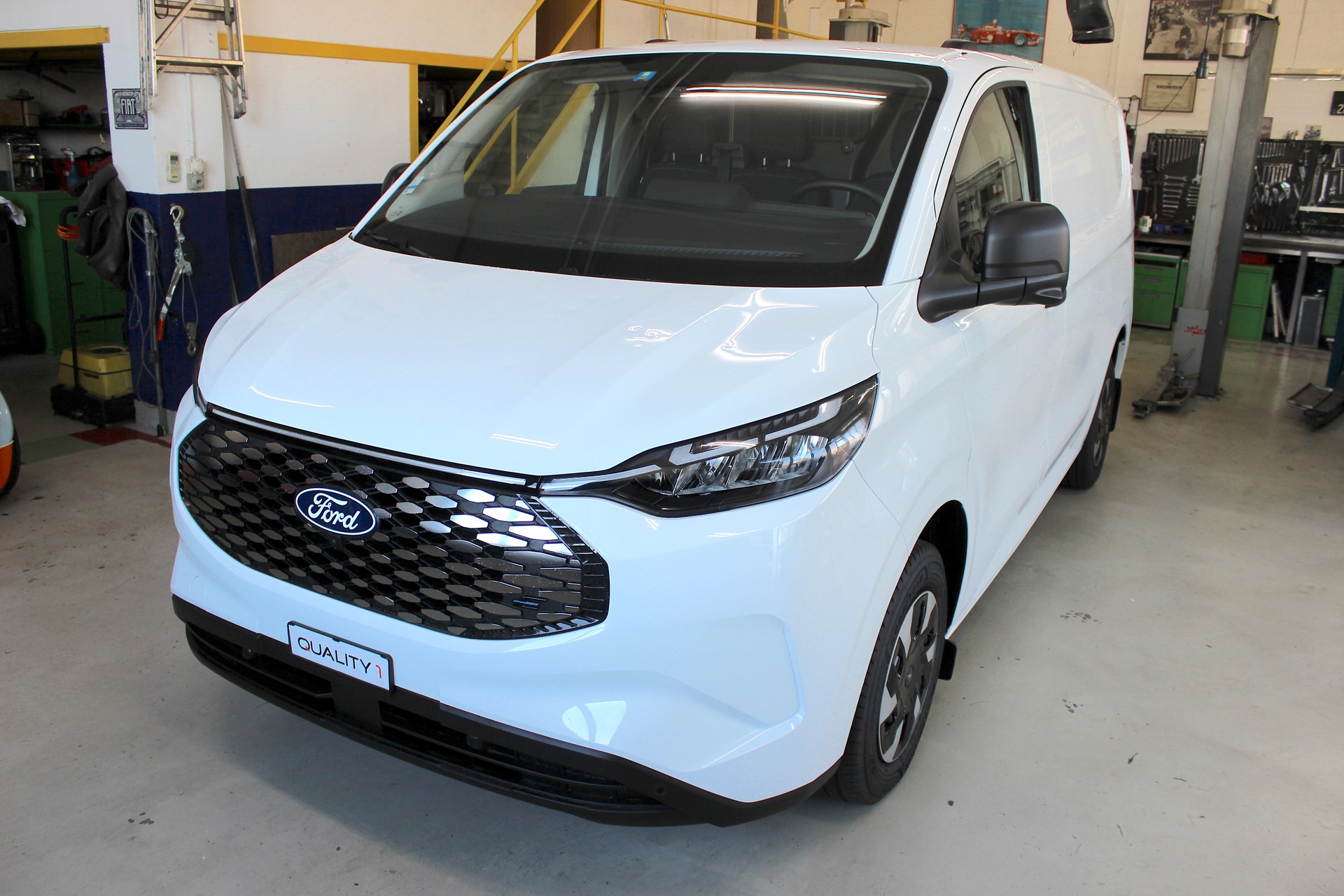 FORD FORD Transit Custom Van 320 L1H1 65kWh Trend 💥 Sonderpreis Hagelschaden 💥 Prix spécial grêle 💥 Prezzo speciale grandine-image-0
