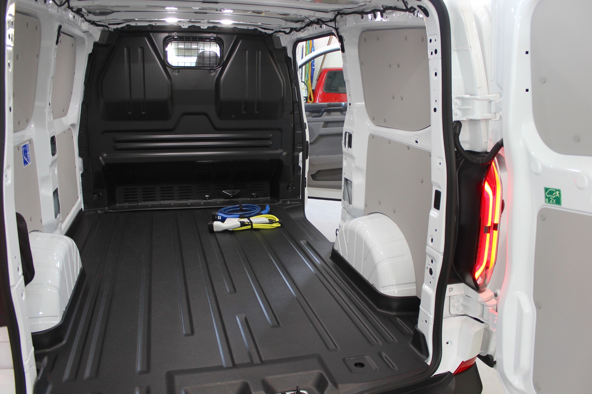 FORD Transit Custom Van 320 L1H1 65kWh Trend 💥 TOP Ausstattung 💥 Inkl. Anhängerkupplung 💥 Lieferung möglich-image-27