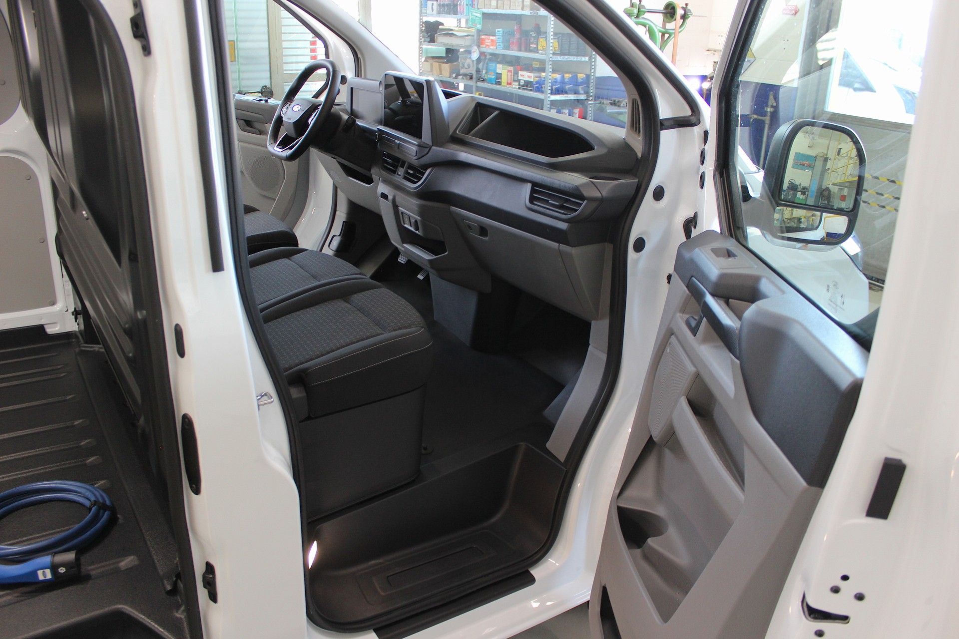 FORD Transit Custom Van 320 L1H1 65kWh Trend 💥 TOP Ausstattung 💥 Inkl. Anhängerkupplung 💥 Lieferung möglich-image-15