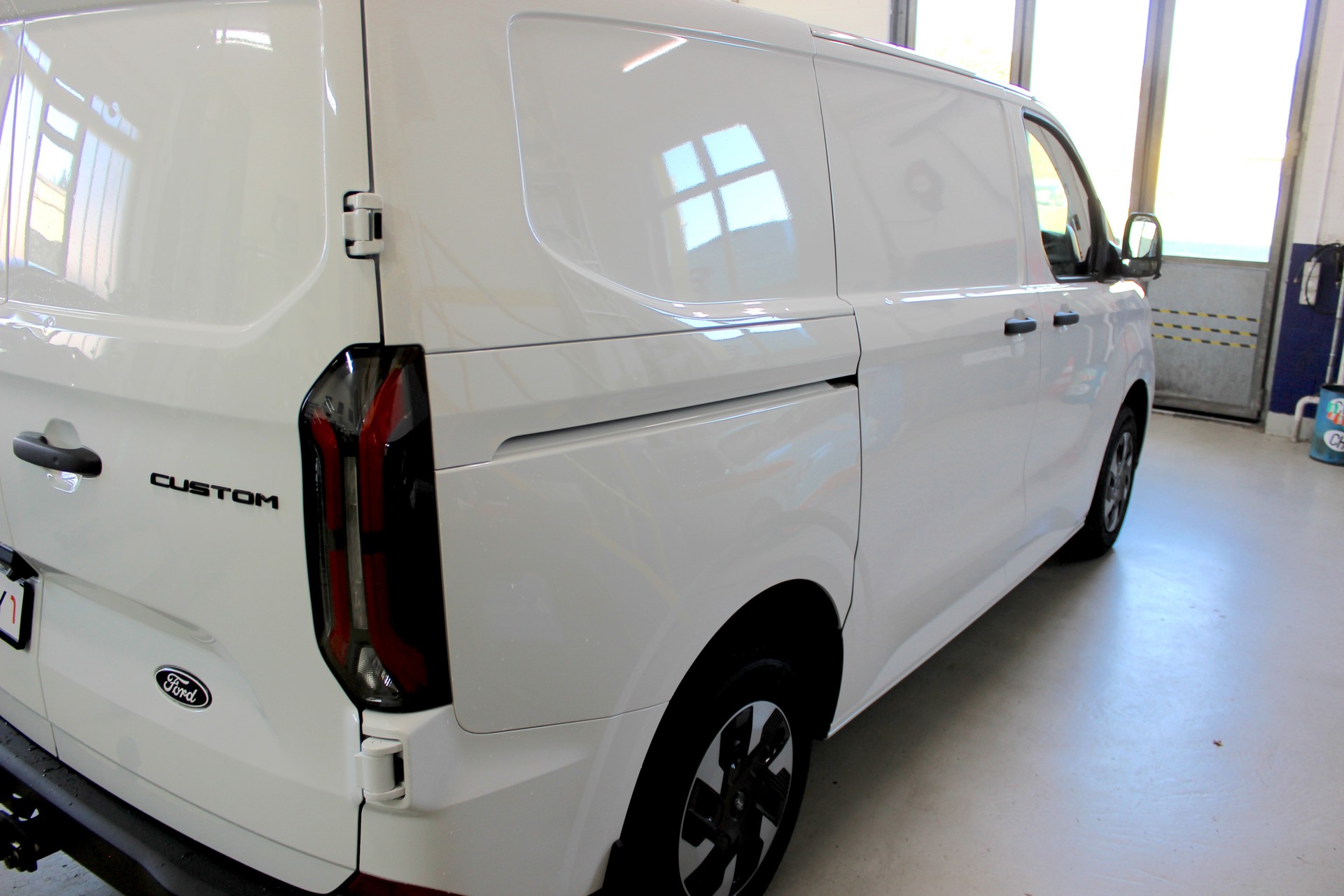 FORD FORD Transit Custom Van 320 L1H1 65kWh Trend 💥 Sonderpreis Hagelschaden 💥 Prix spécial grêle 💥 Prezzo speciale grandine-image-6