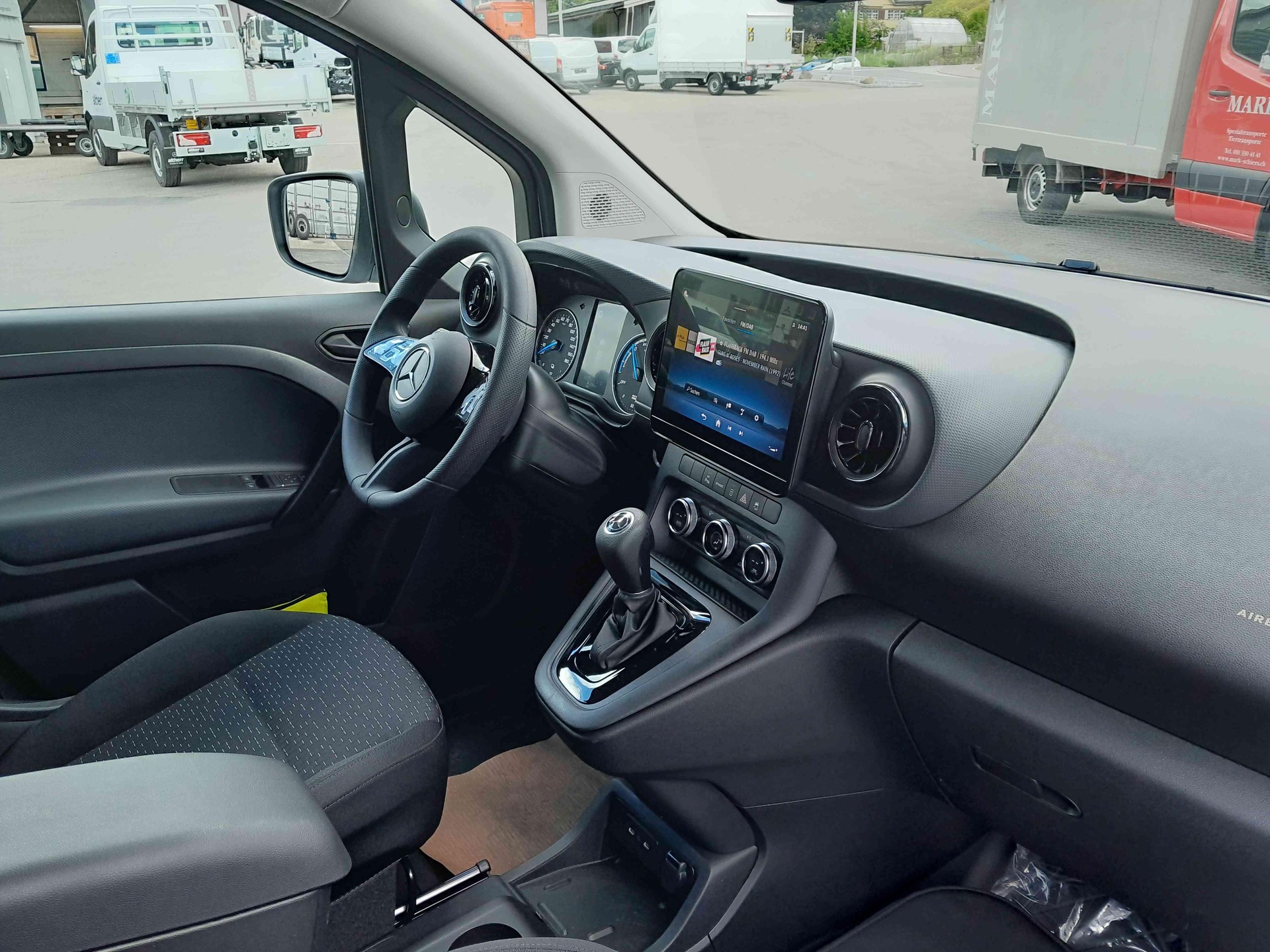 MERCEDES-BENZ eCitan S FWD Worker-image-12