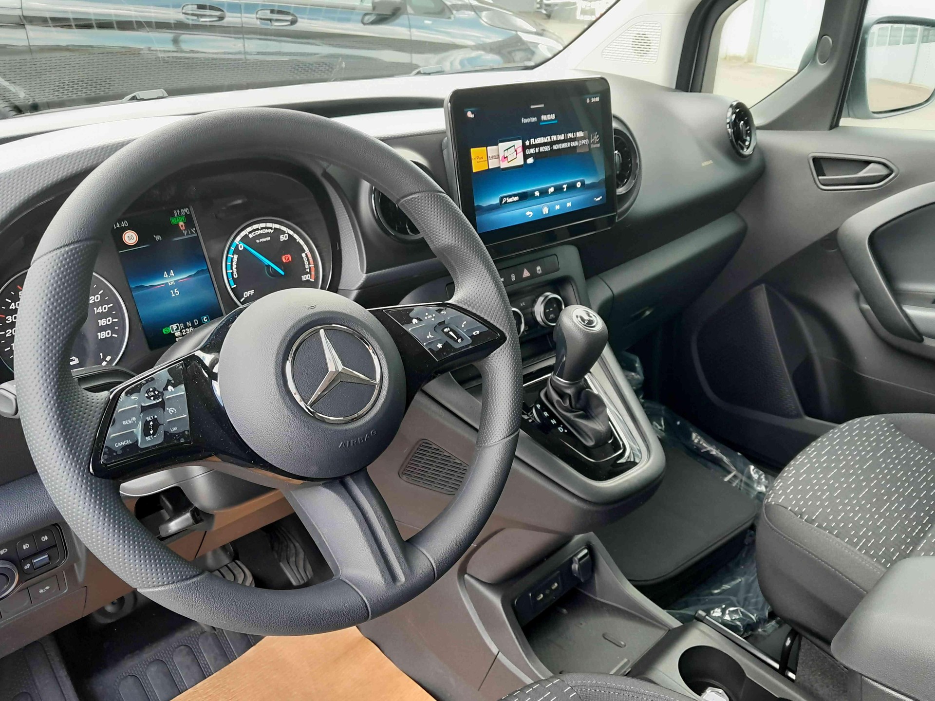 MERCEDES-BENZ eCitan S FWD Worker-image-9