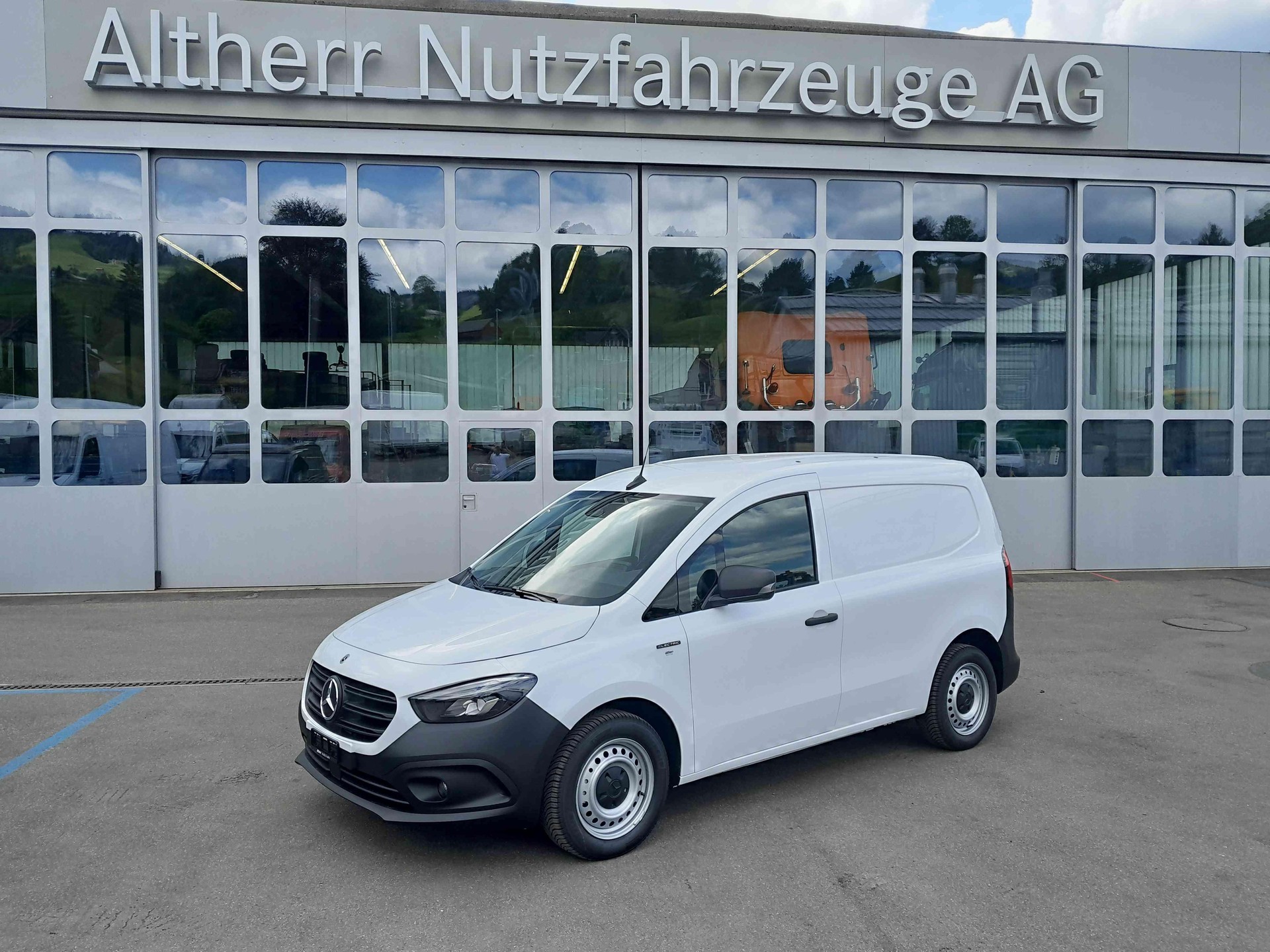 MERCEDES-BENZ eCitan S FWD Worker-image-0