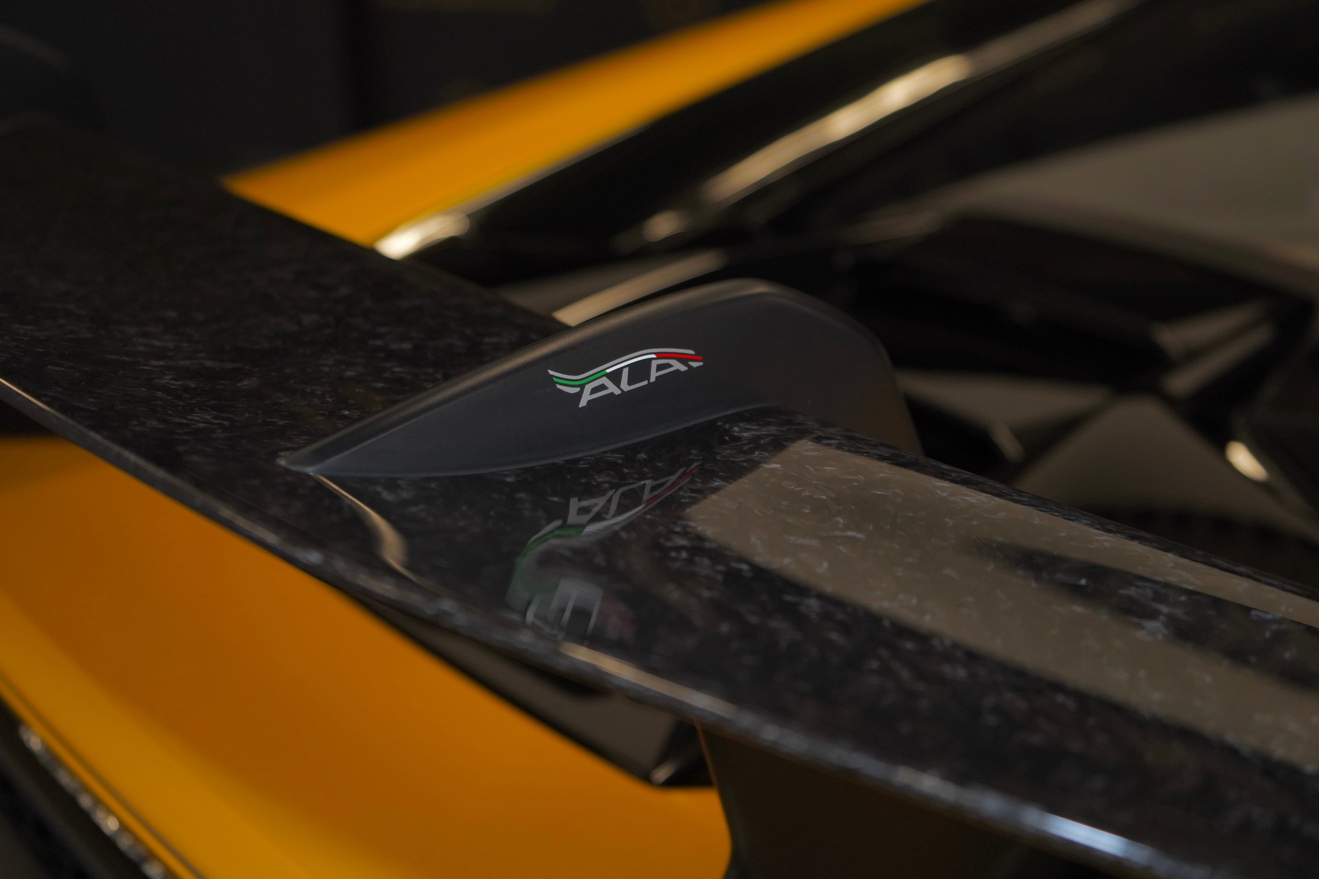 LAMBORGHINI Huracan LP640-4 Coupé Performante DCT-image-12