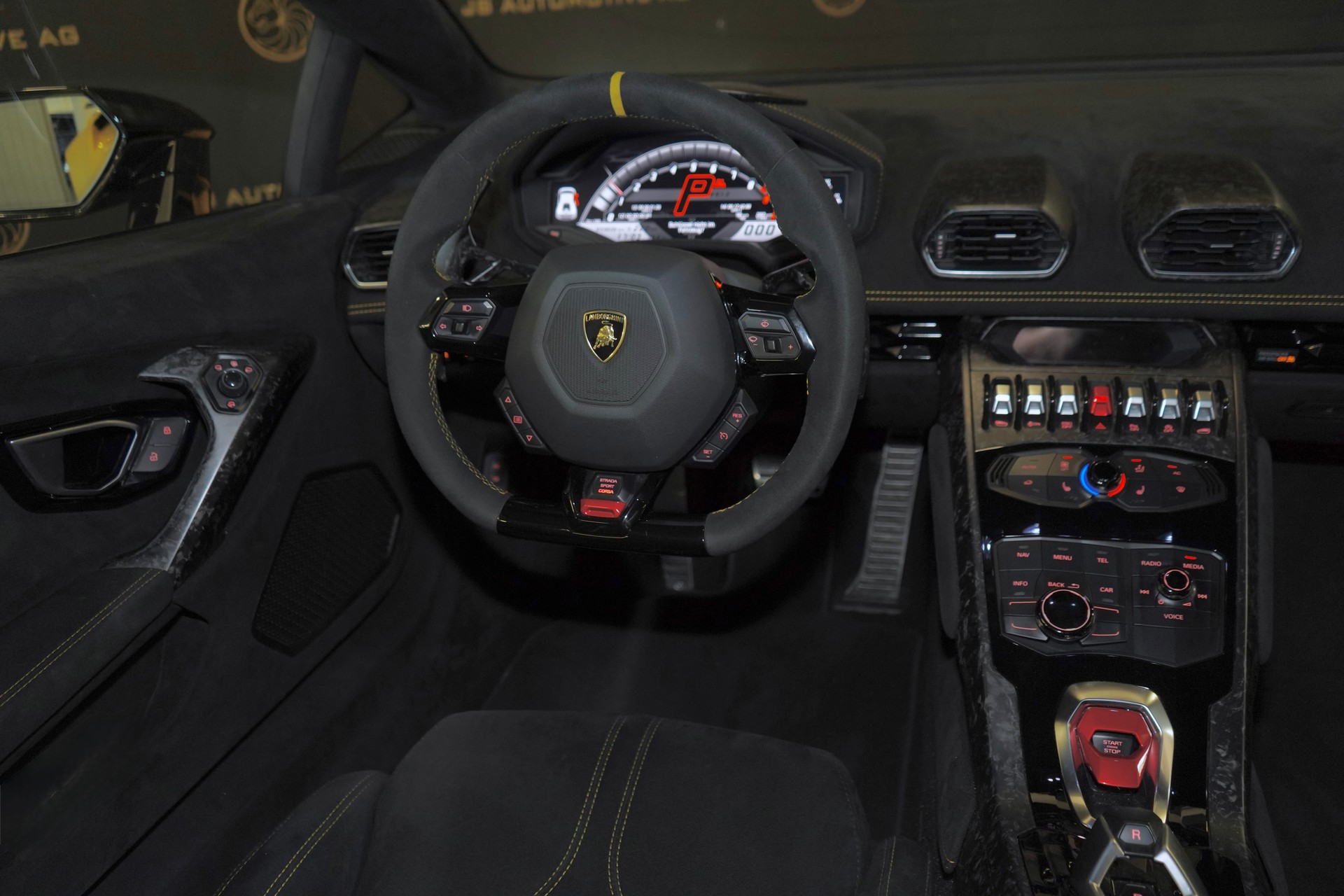 LAMBORGHINI Huracan LP640-4 Coupé Performante DCT-image-2