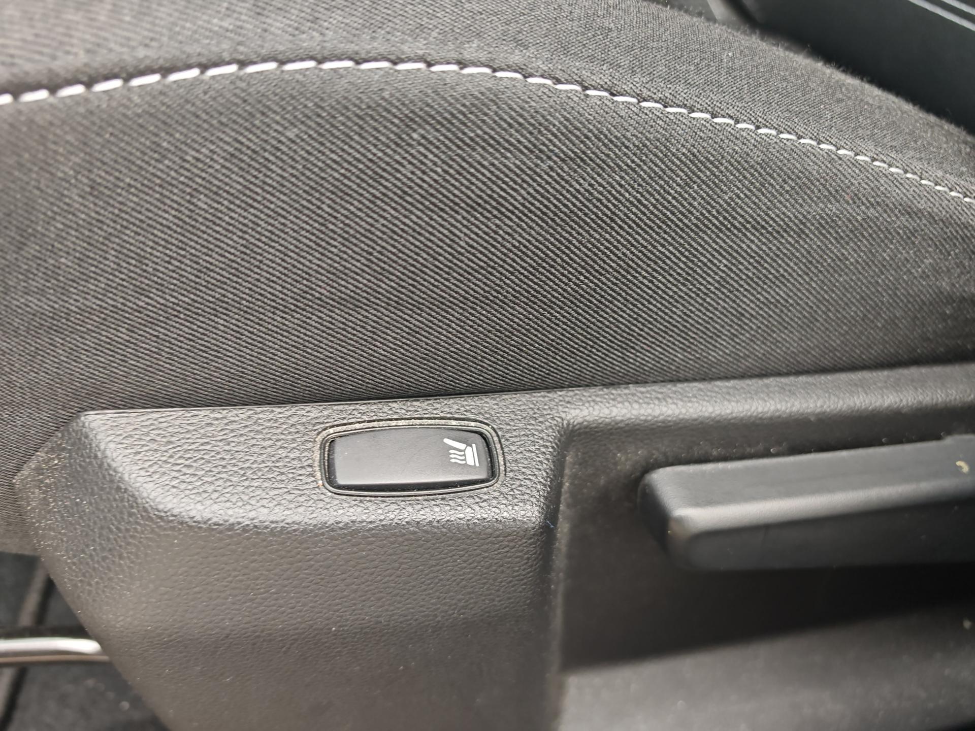 DACIA Duster TCe 150 Prestige EDC 4x2-image-18