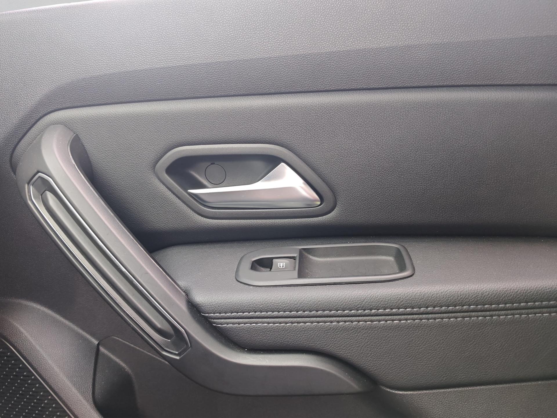 DACIA Duster TCe 150 Prestige EDC 4x2-image-23