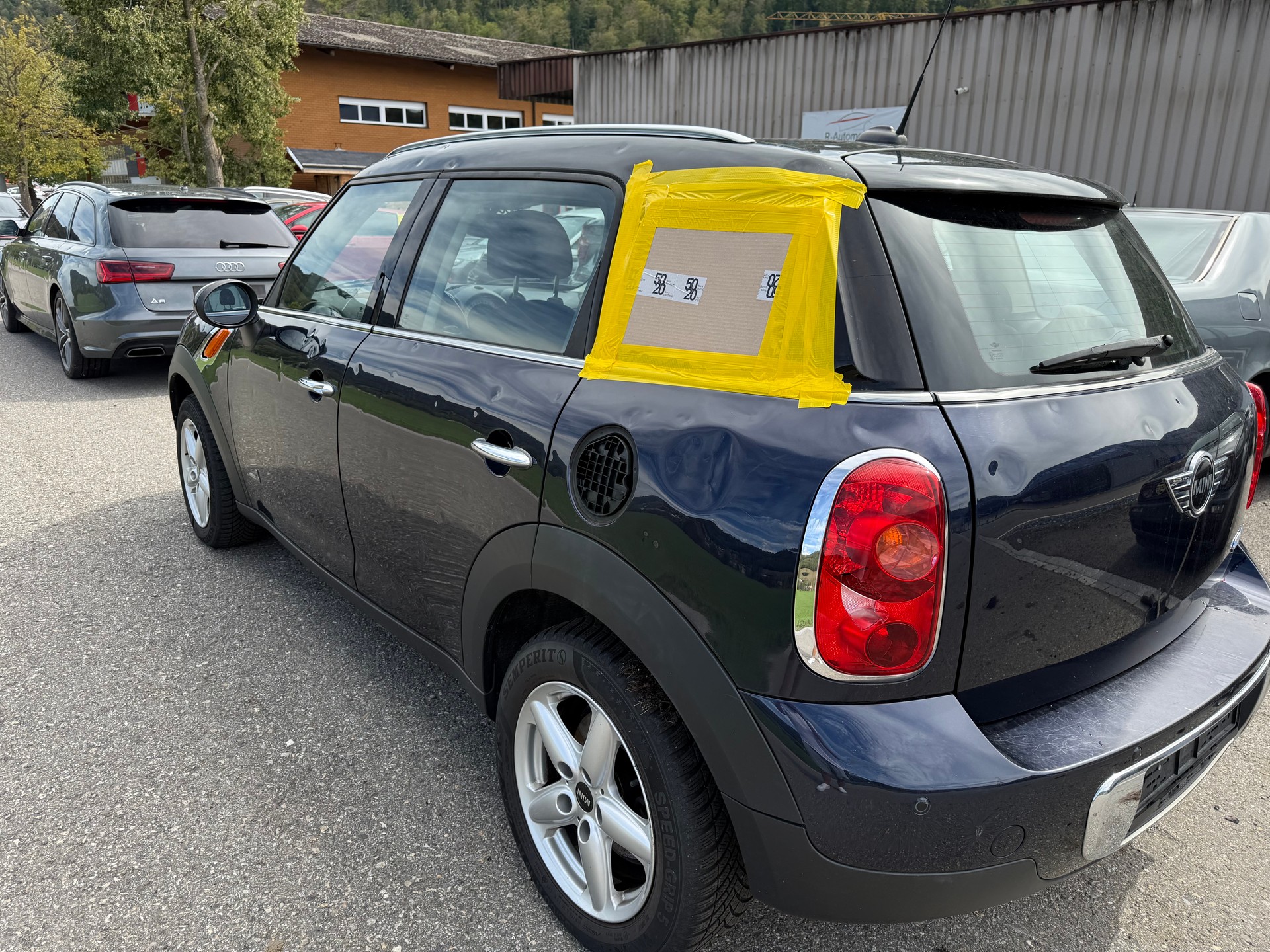 MINI Countryman Cooper D ALL4-image-12