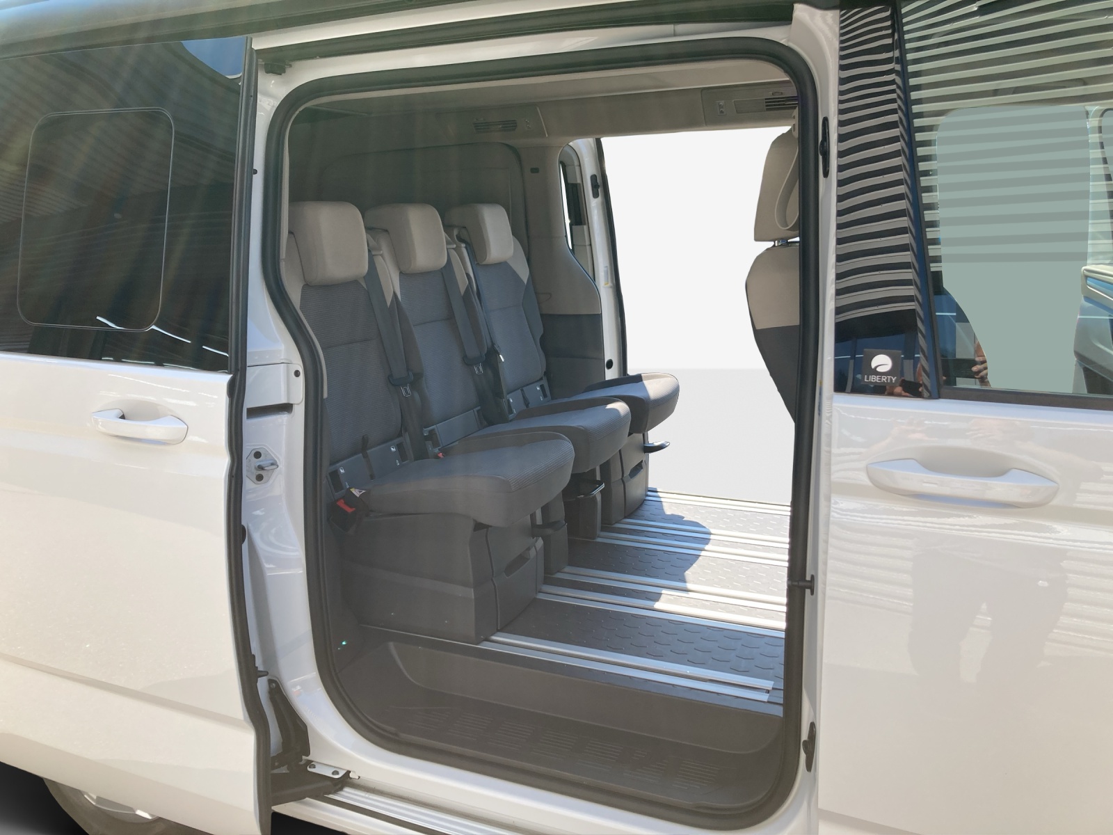 VW California 2.0 TDI Beach Tour-image-14