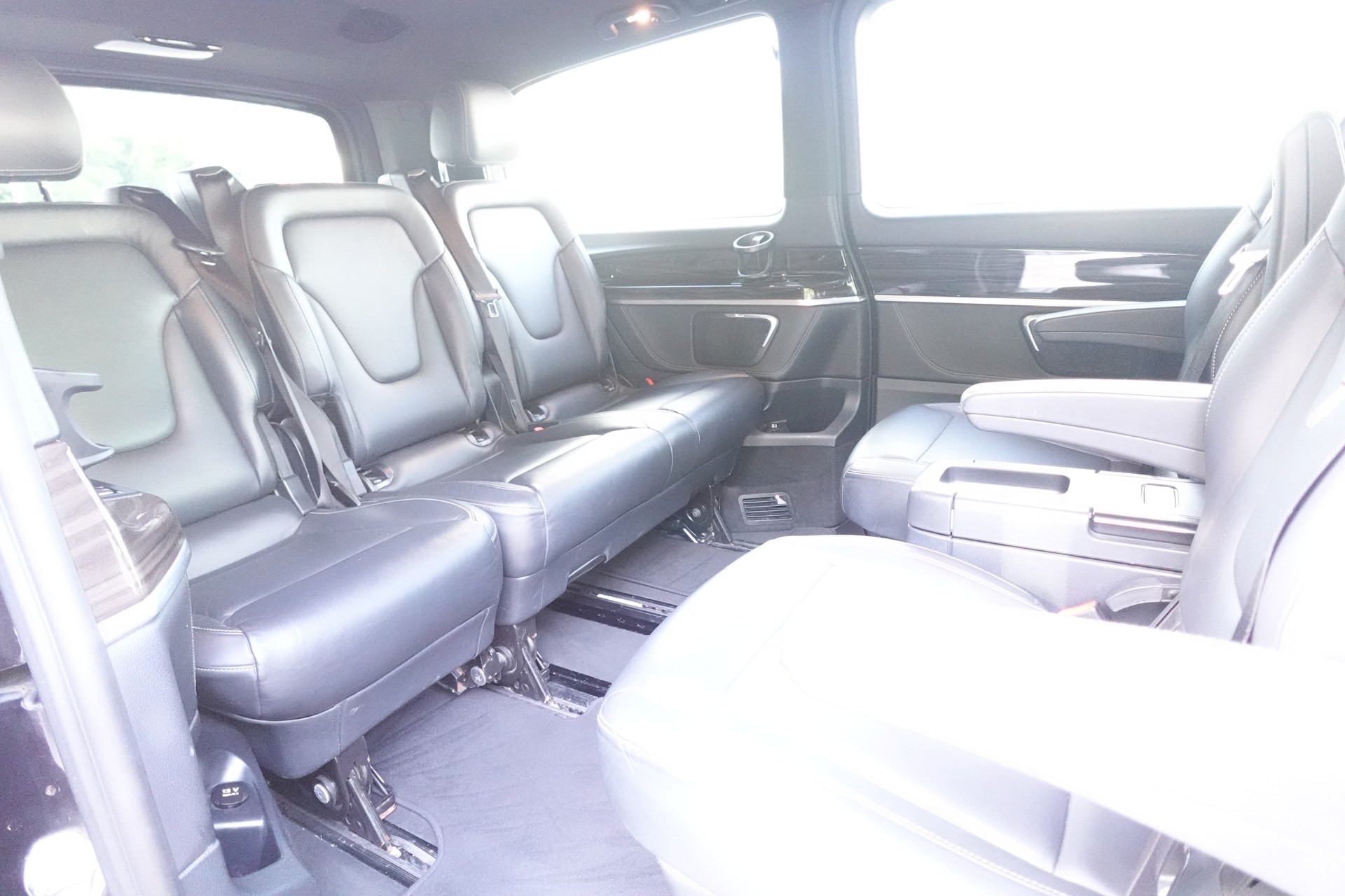 MERCEDES-BENZ V 250 d lang 4Matic 7G-Tronic-image-5