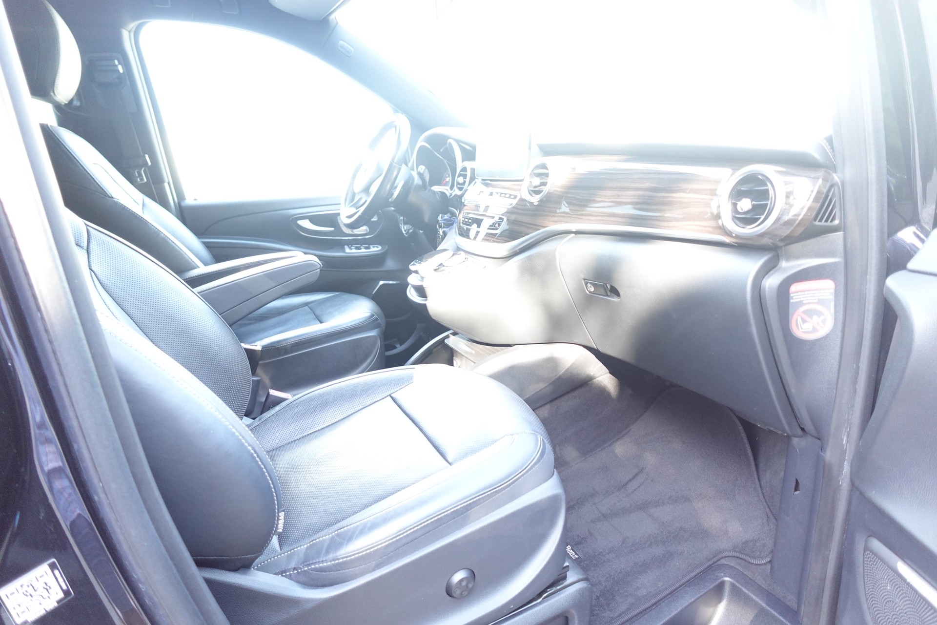 MERCEDES-BENZ V 250 d lang 4Matic 7G-Tronic-image-4