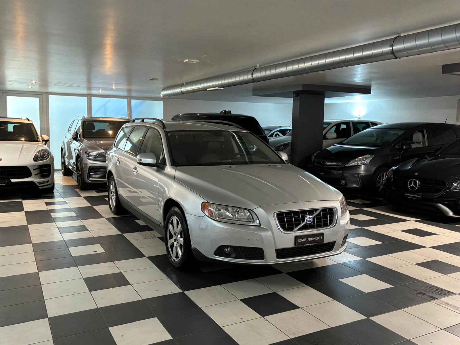 VOLVO V70 2.4D Summum Geartronic-image-6