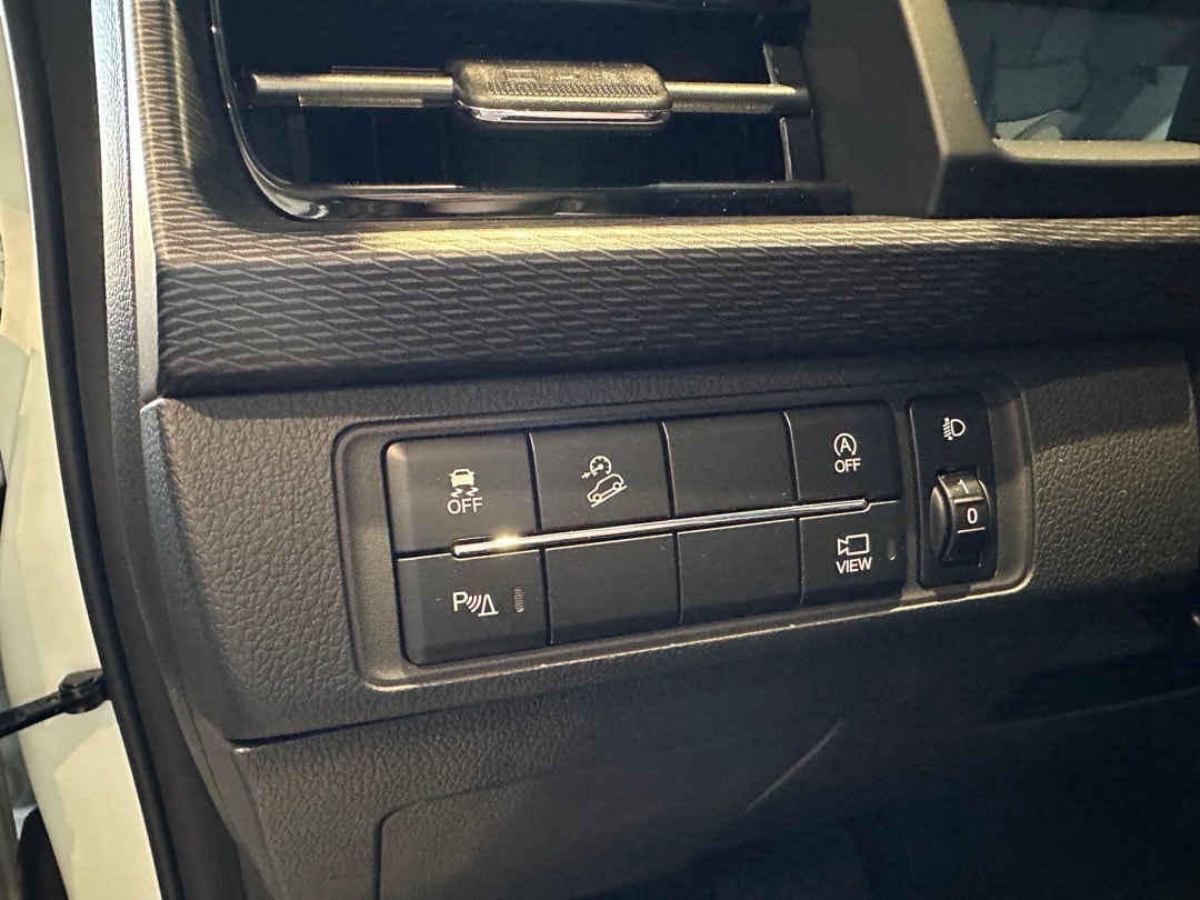 KGM-SsangYong Musso 2.2 Titanium 4WD A-image-14