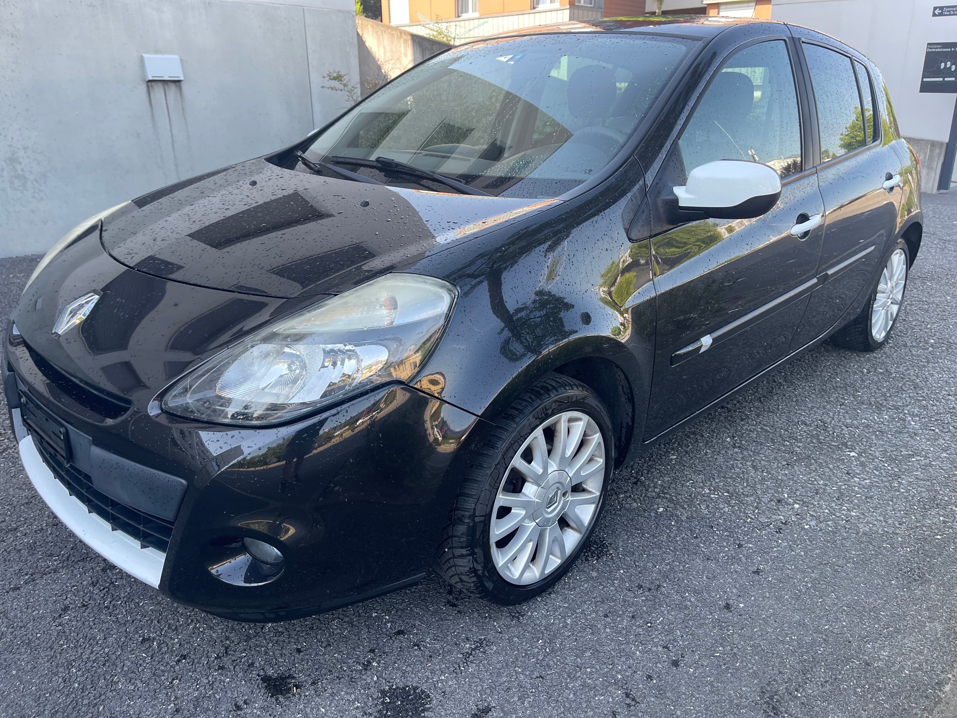 RENAULT Clio 1.2 16V Turbo Expression-image-1
