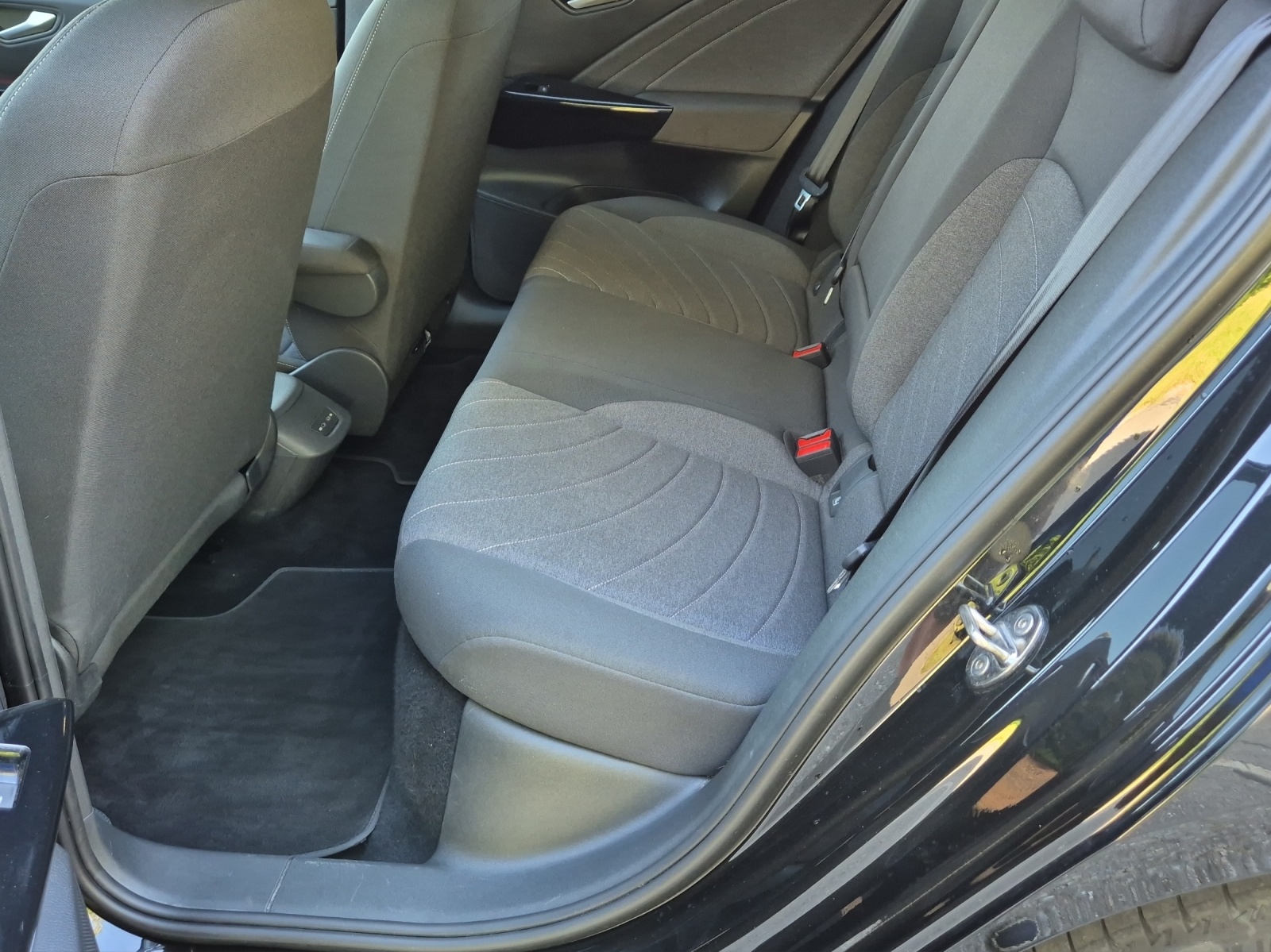 VW ID.3 Pro 58 kWh Pro*Anhängerkupplung*-image-21