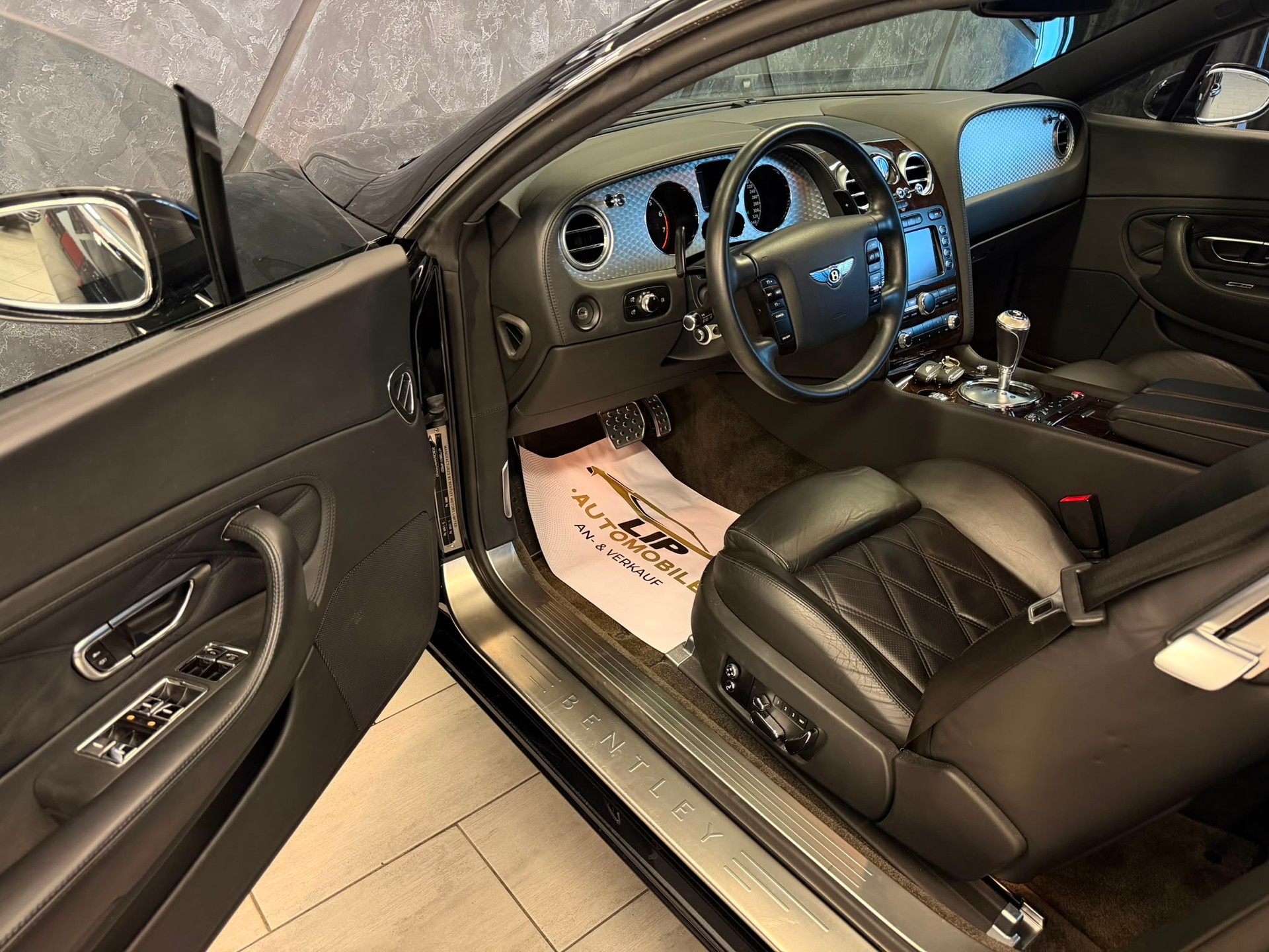 BENTLEY Continental GT 6.0 Mulliner-image-10