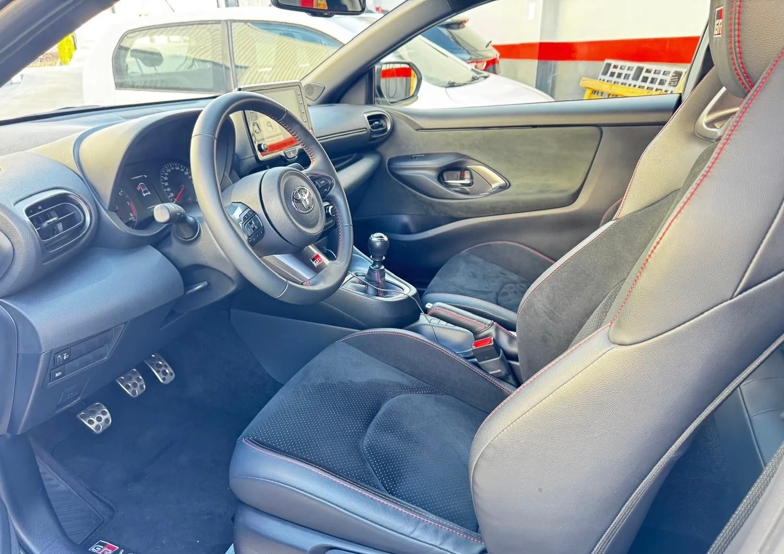 TOYOTA 1.6 Turbo Sport 4x4-image-3